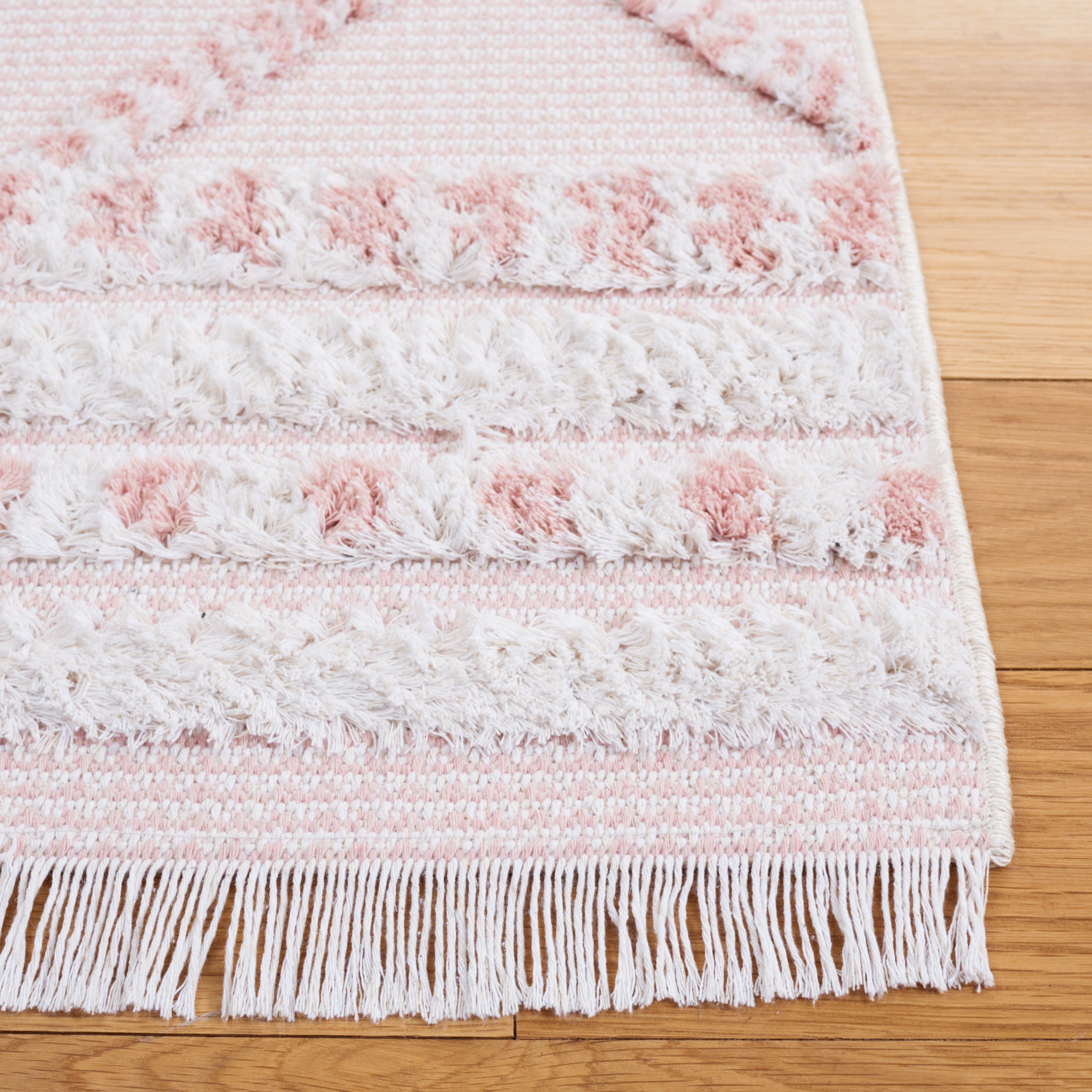 Safavieh Augustine 714 Rug, AGT714 - Pink / Ivory
