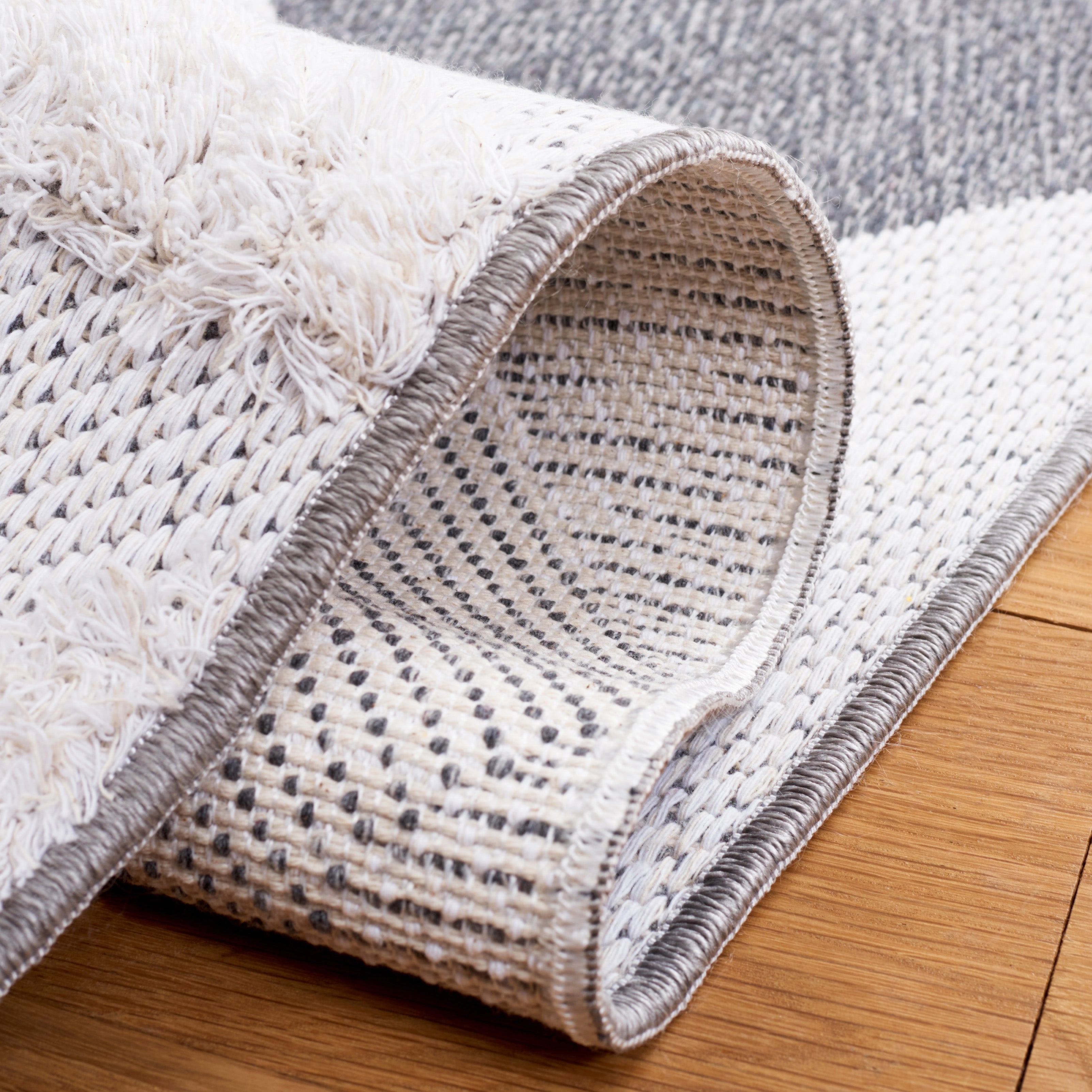 Safavieh Augustine 722 Rug, AGT722 - Ivory / Grey