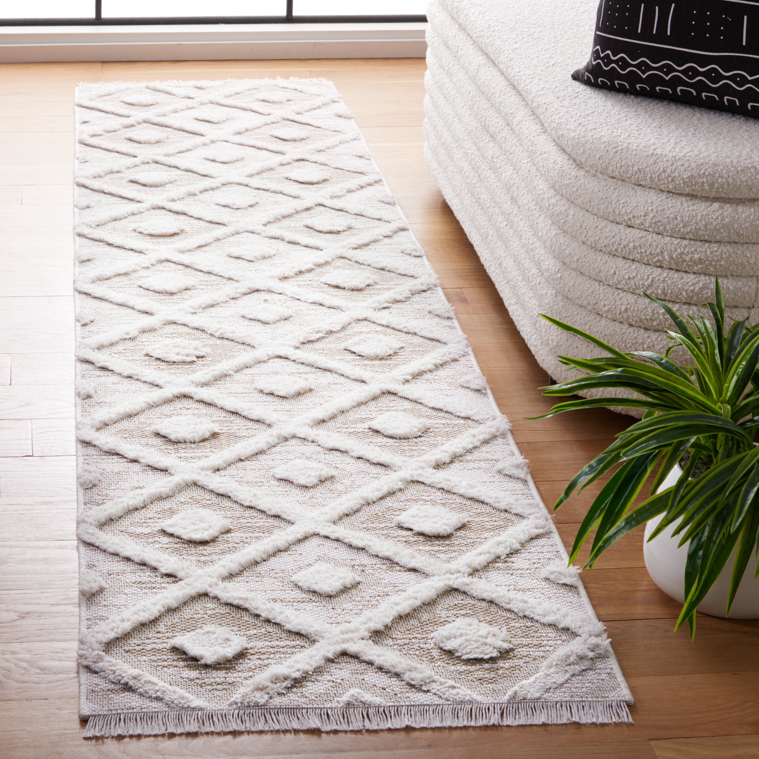 Safavieh Augustine 730 Rug, AGT730 - Ivory / Beige