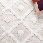 Safavieh Augustine 730 Rug, AGT730 - Beige / Ivory