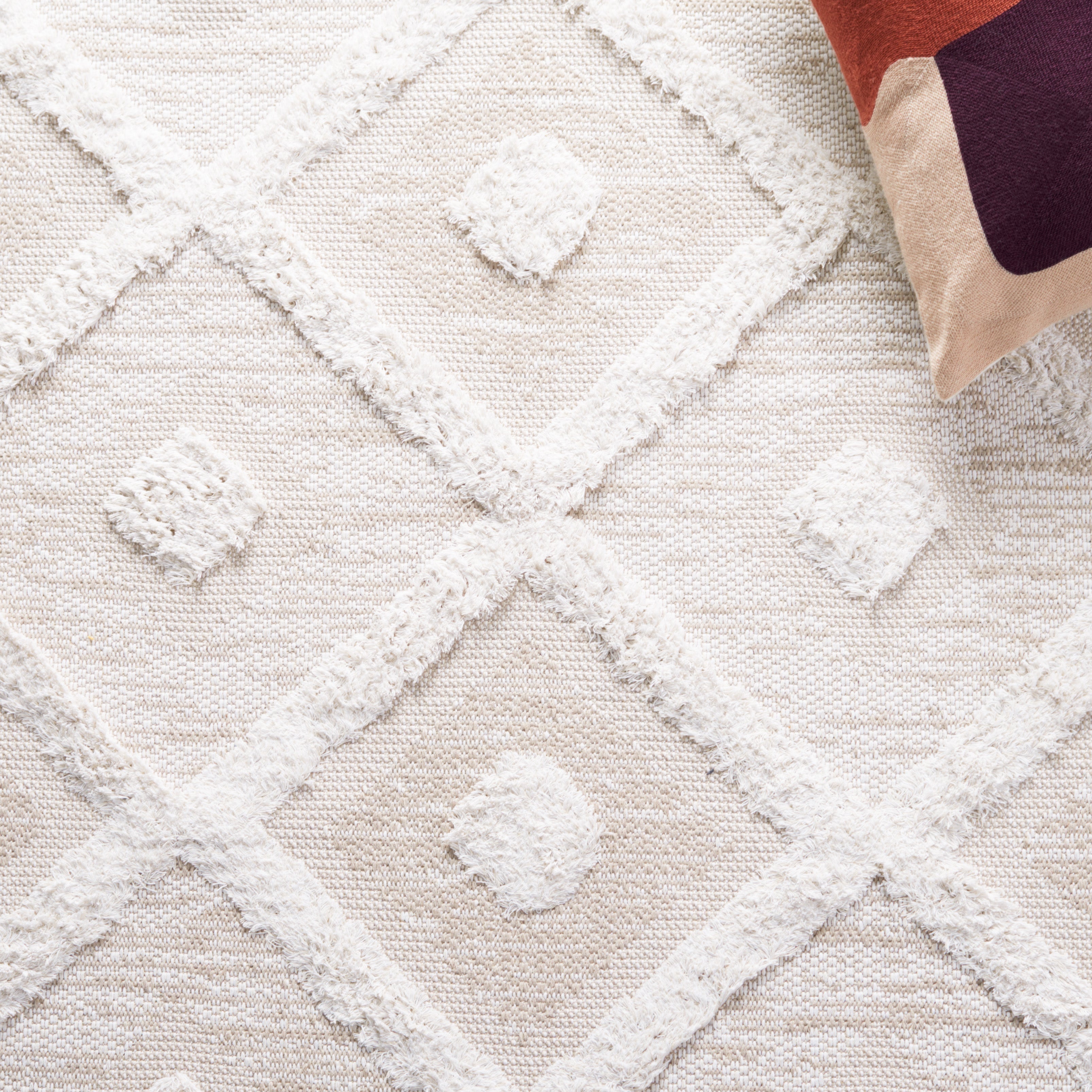 Safavieh Augustine 730 Rug, AGT730 - Beige / Ivory