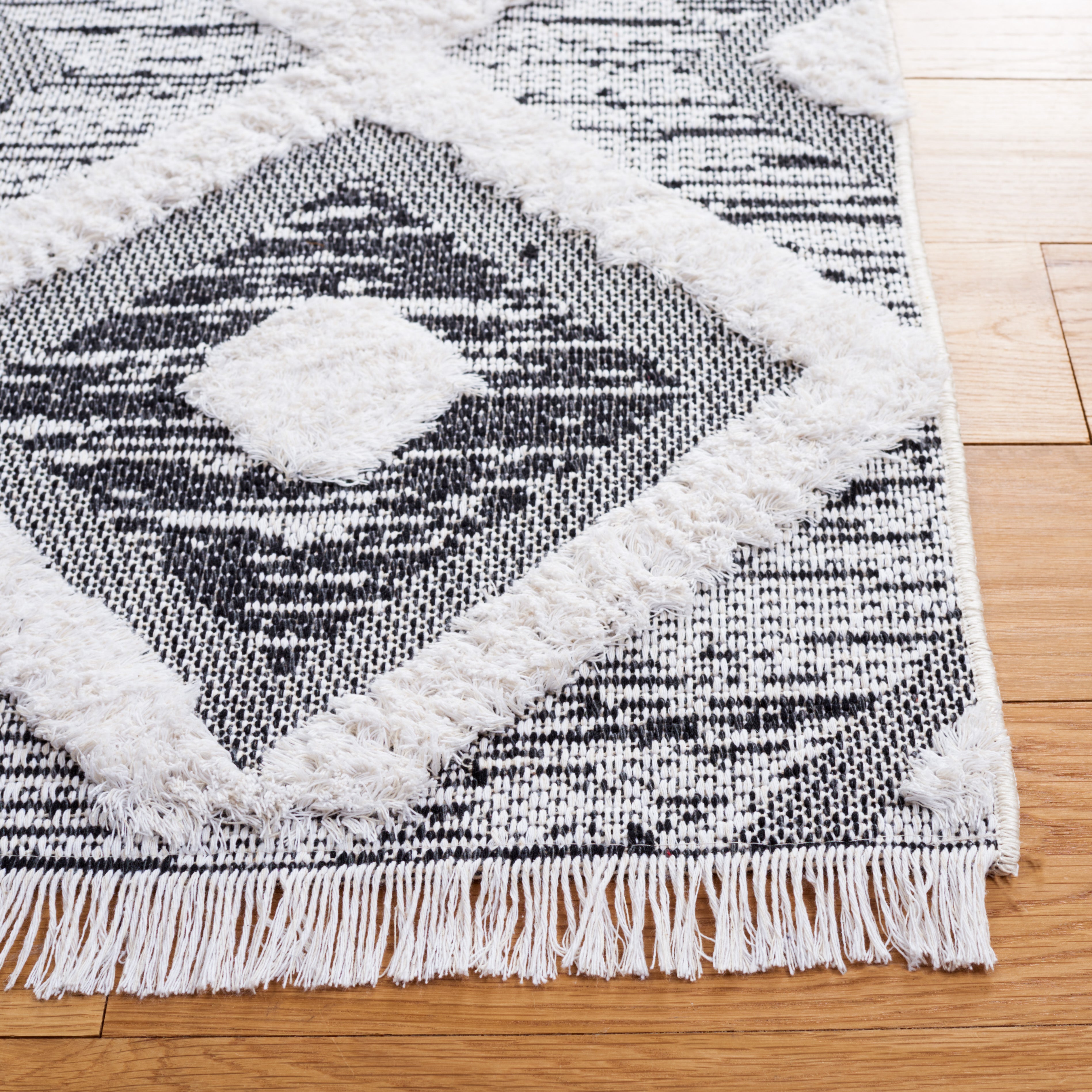 Safavieh Augustine 730 Rug, AGT730 - Black / Ivory