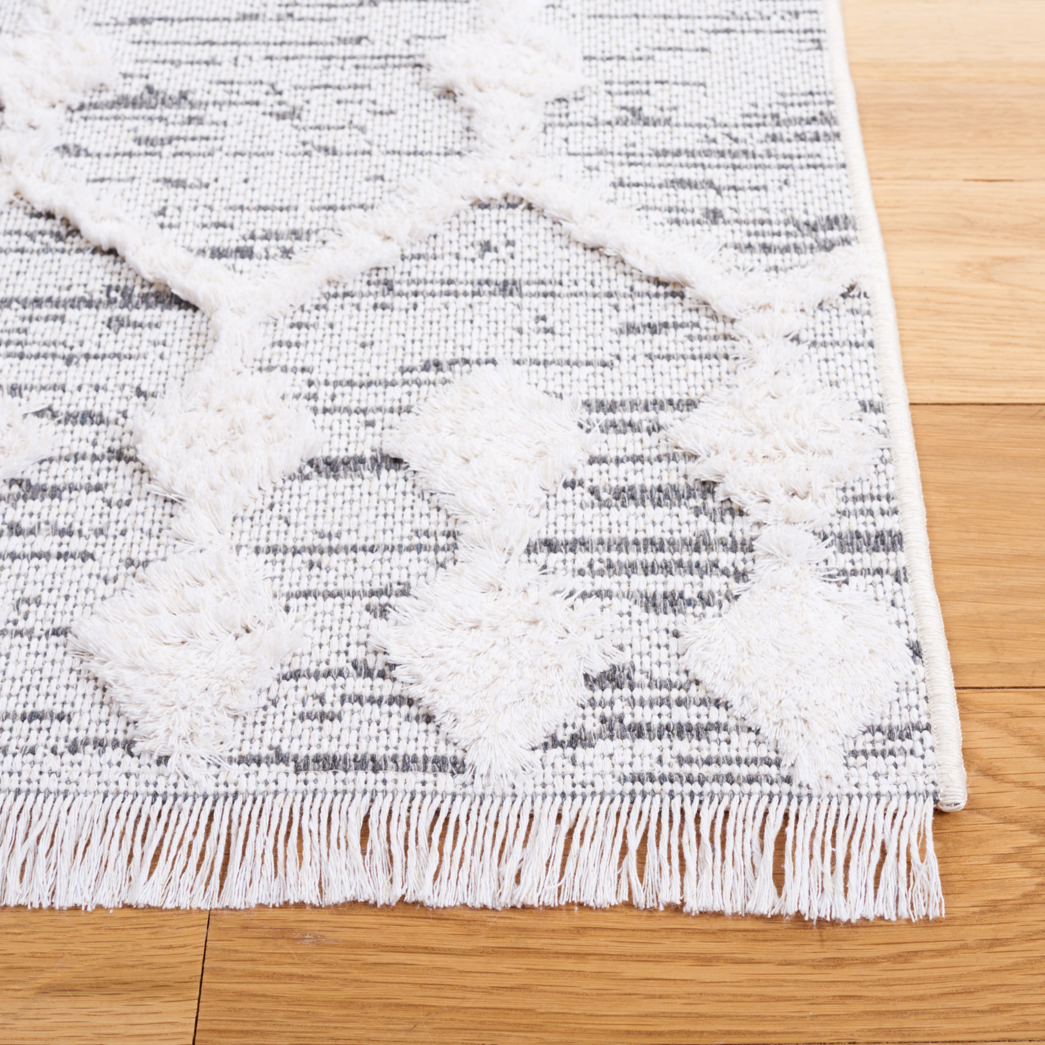 Safavieh Augustine 755 Rug, AGT755 - Grey / Ivory