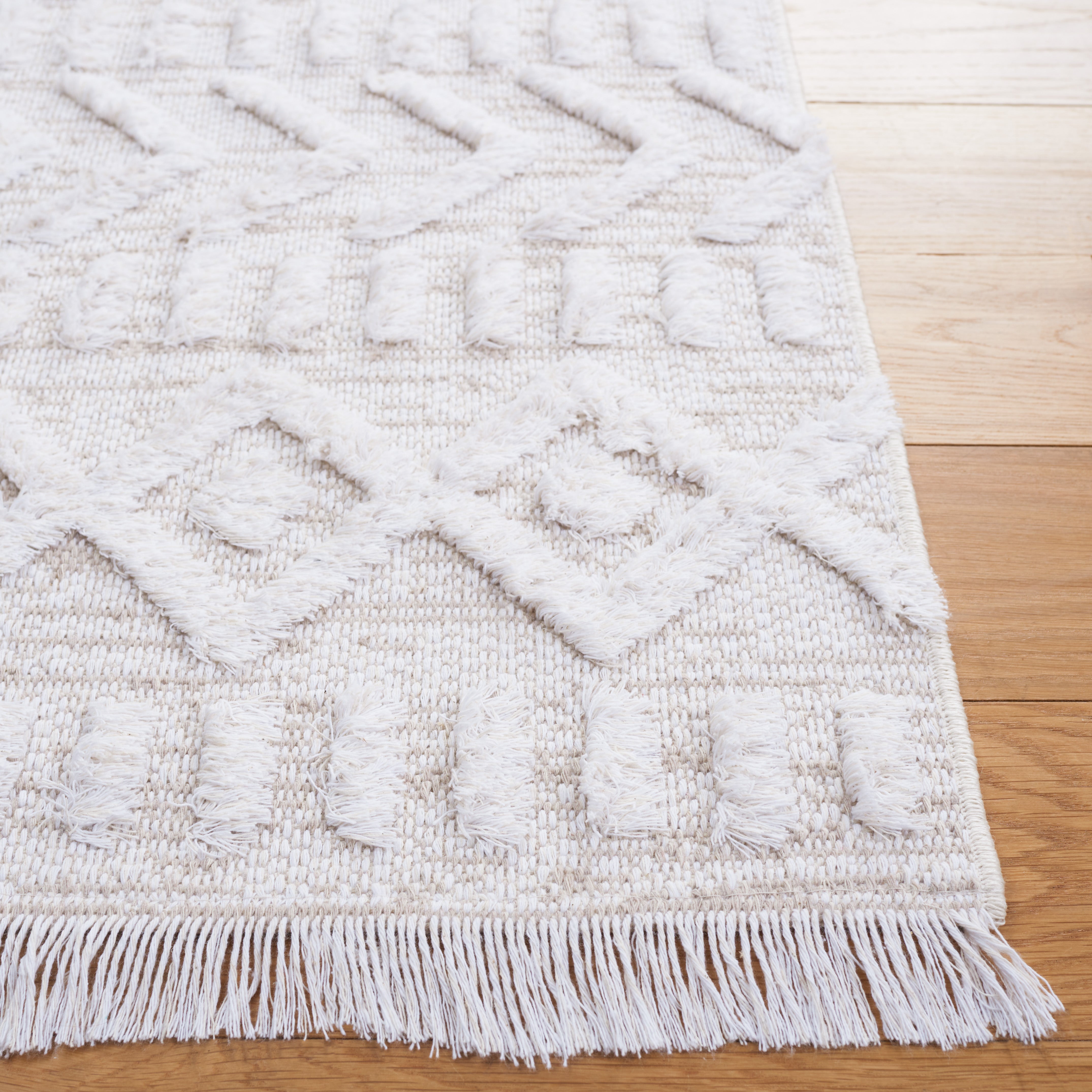 Safavieh Augustine 756 Rug, AGT756 - Ivory / Beige