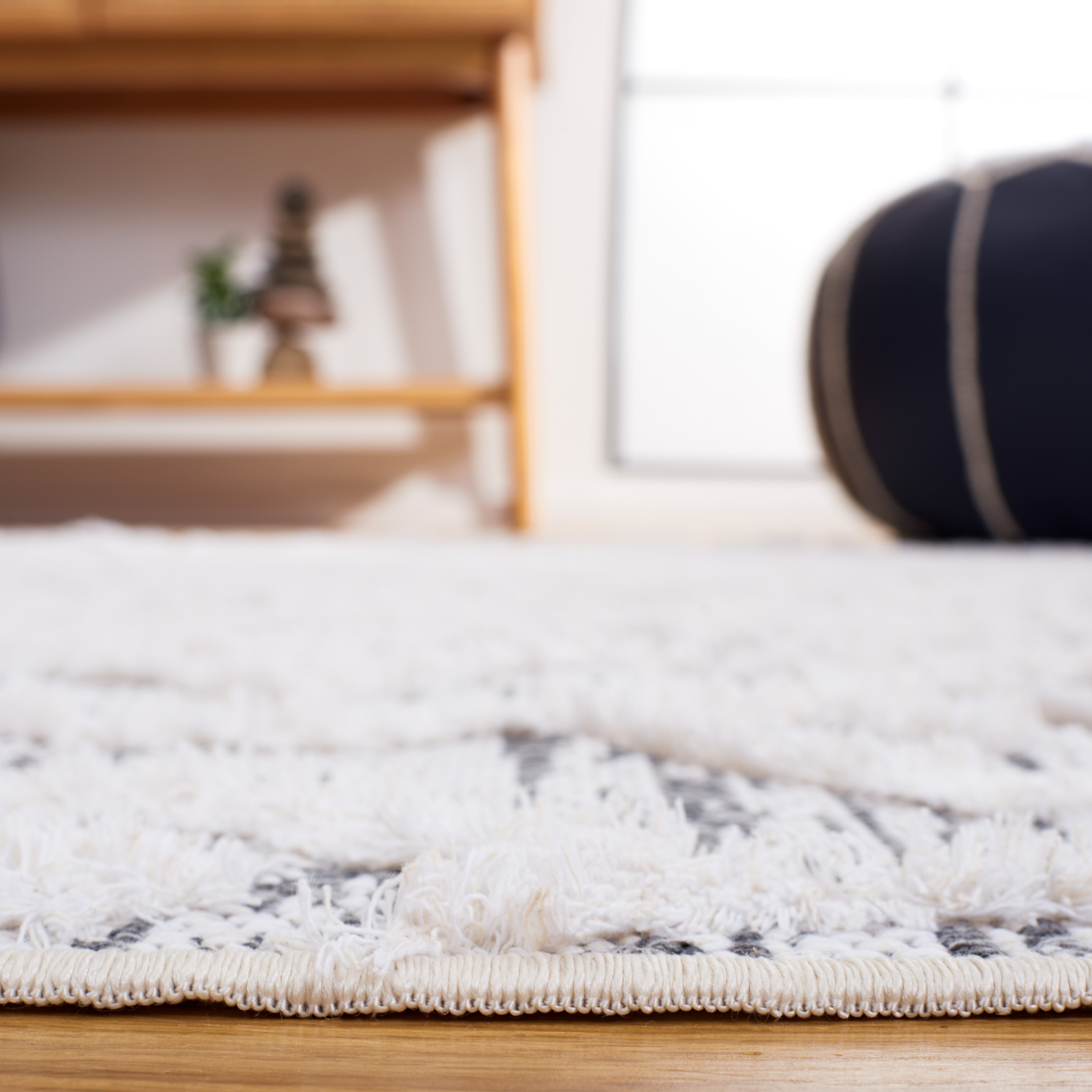 Safavieh Augustine 756 Rug, AGT756 - Grey / Ivory