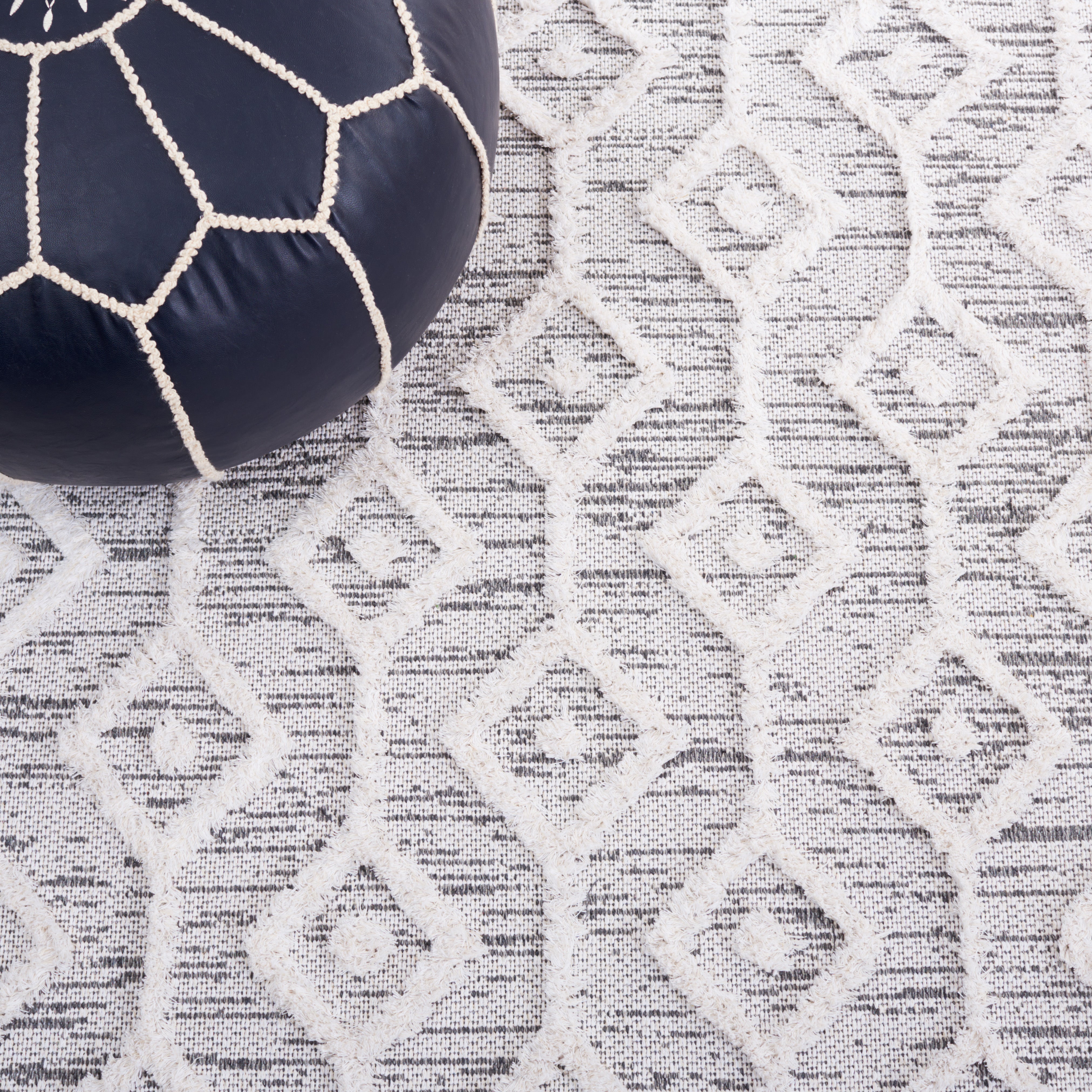 Safavieh Augustine 756 Rug, AGT756 - Grey / Ivory