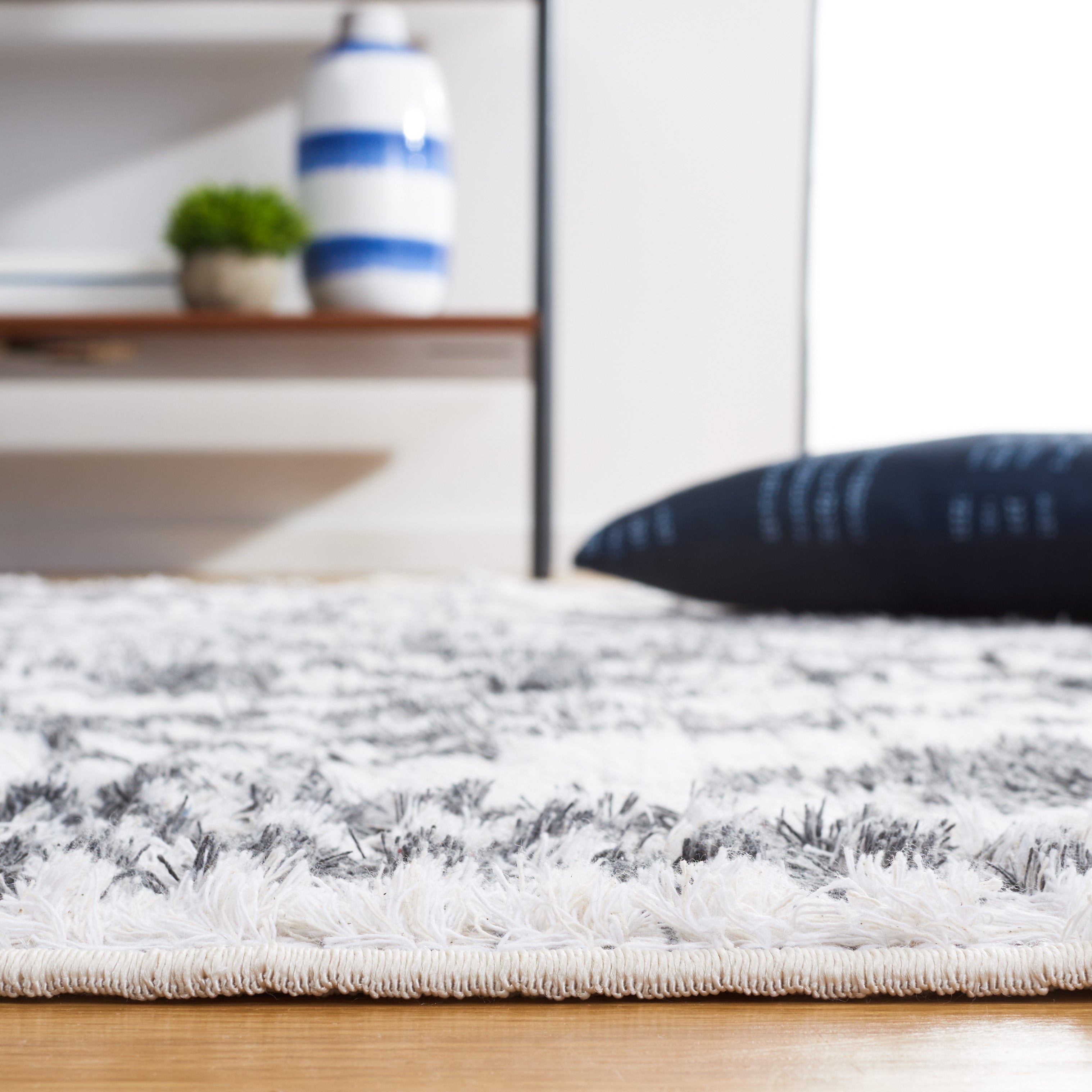 Safavieh Augustine 827 Rug, AGT827 - Grey / Ivory