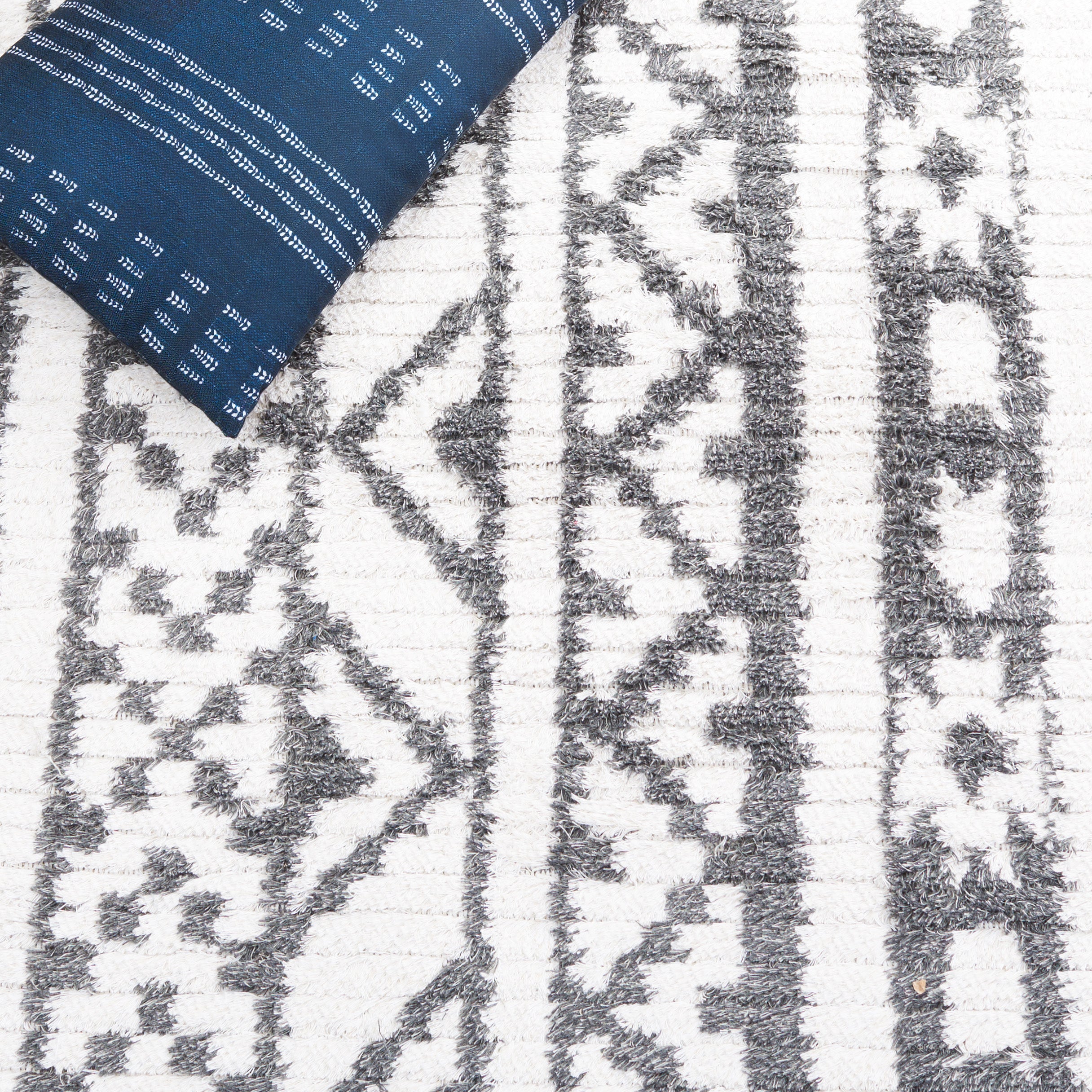 Safavieh Augustine 827 Rug, AGT827 - Grey / Ivory