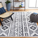 Safavieh Augustine 827 Rug, AGT827 - Grey / Ivory