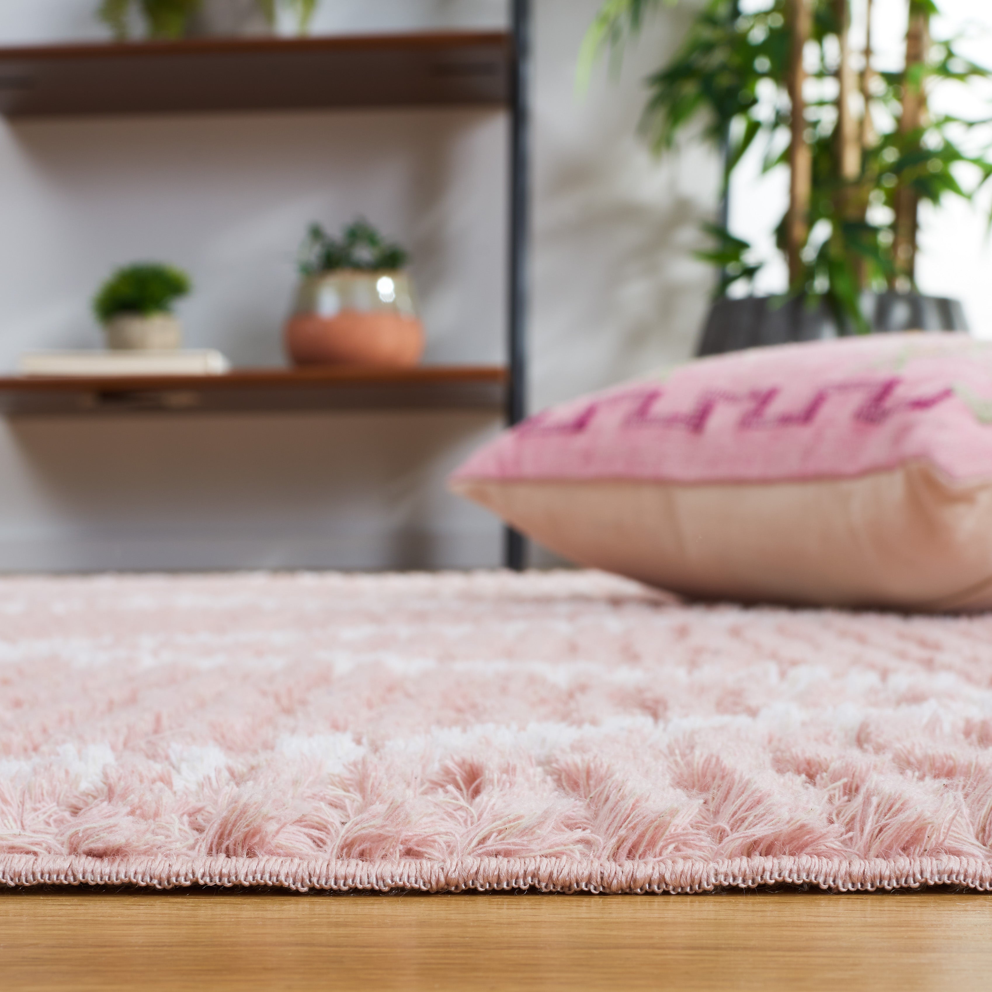 Safavieh Augustine 829 Rug, AGT829 - Pink / Ivory