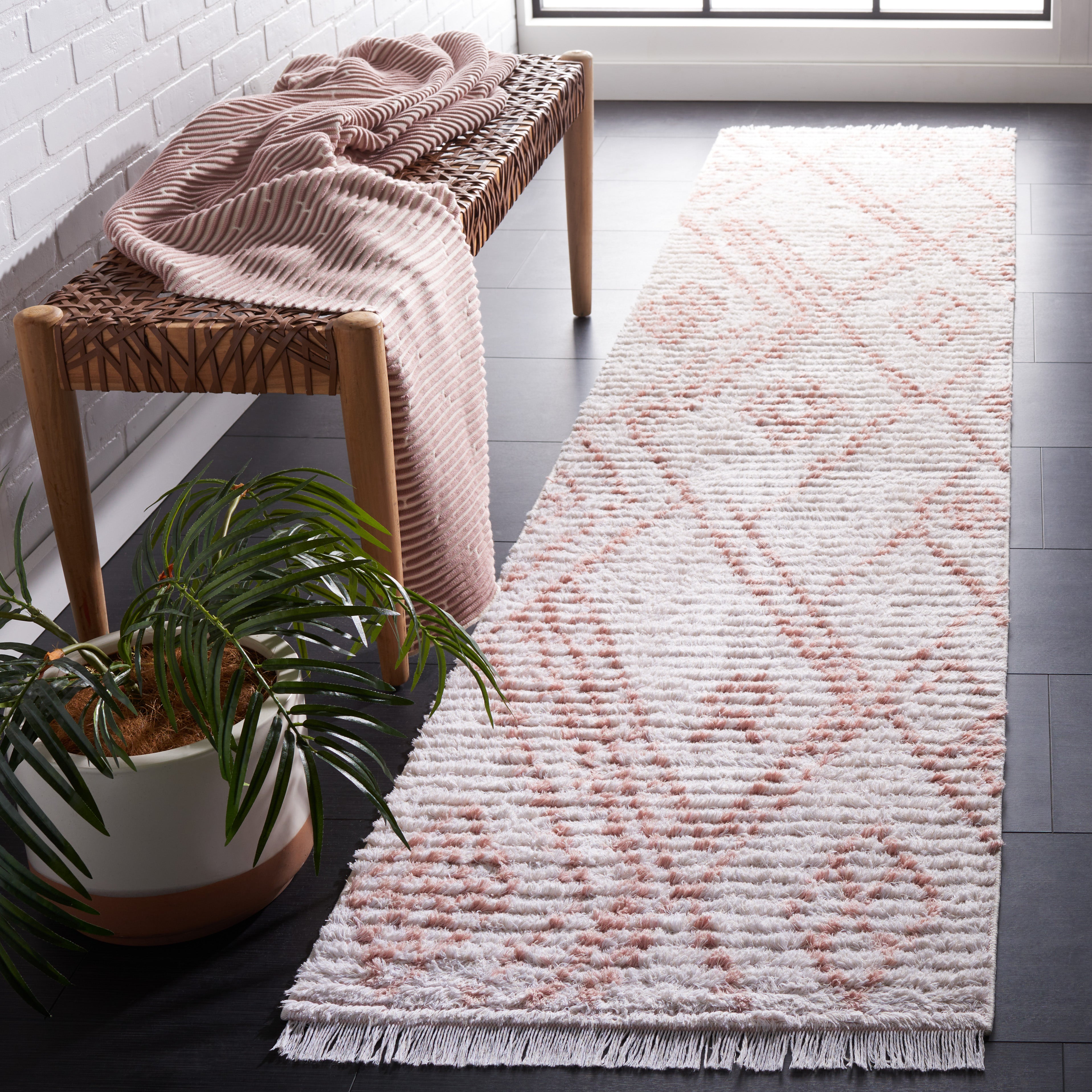 Safavieh Augustine 835 Rug, AGT835 - Ivory / Pink