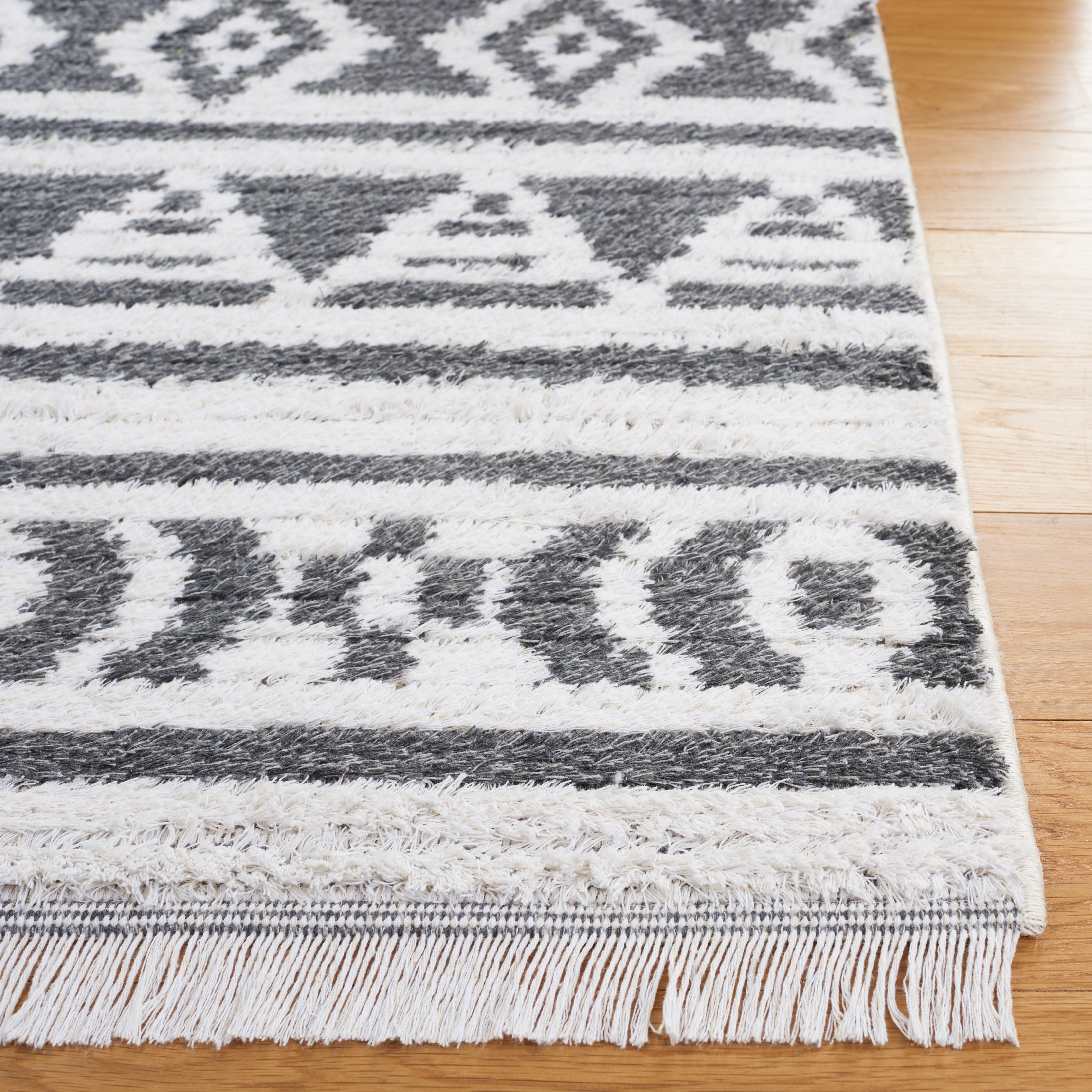 Safavieh Augustine 849 Rug, AGT849 - Grey / Ivory