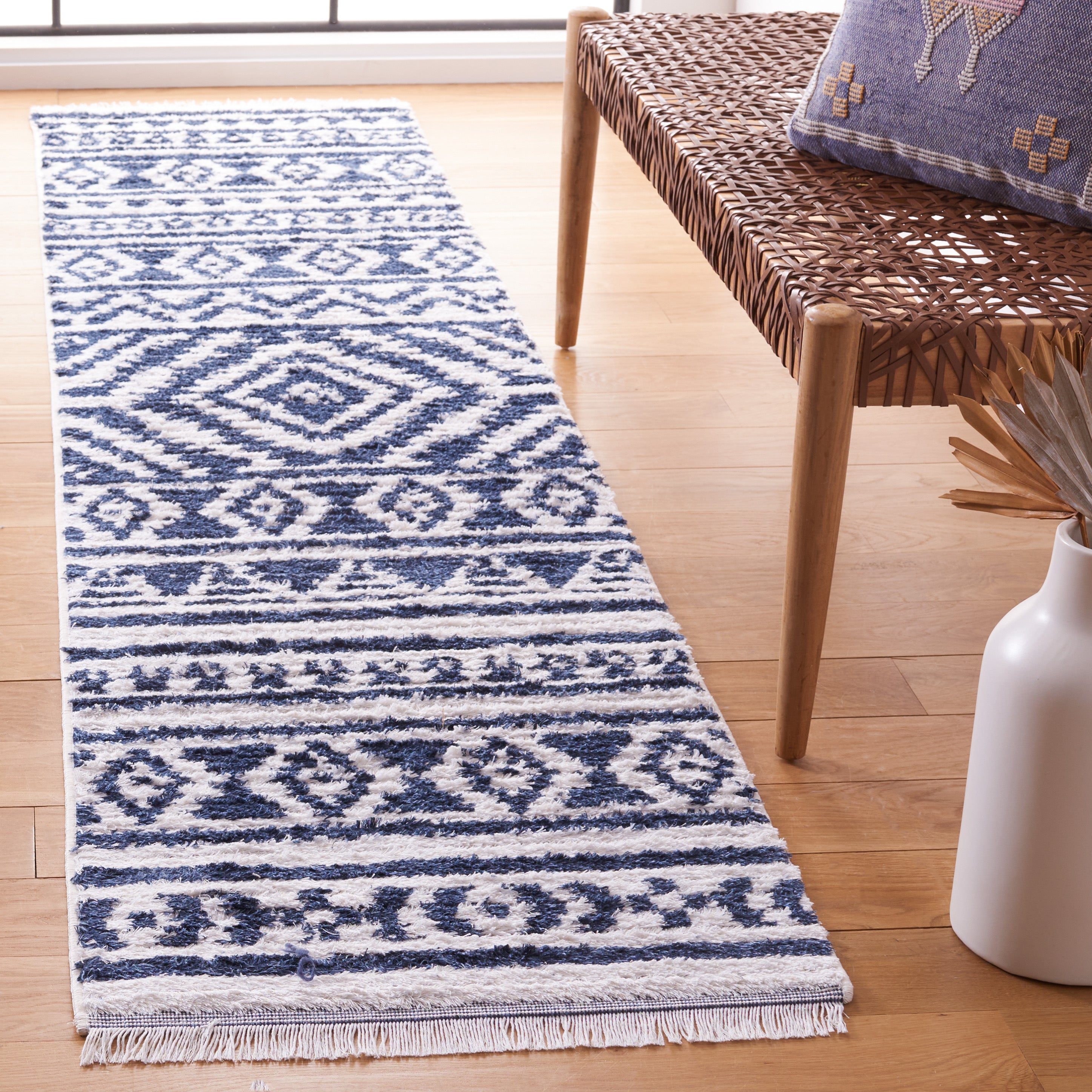 Safavieh Augustine 849 Rug, AGT849 - Navy / Ivory