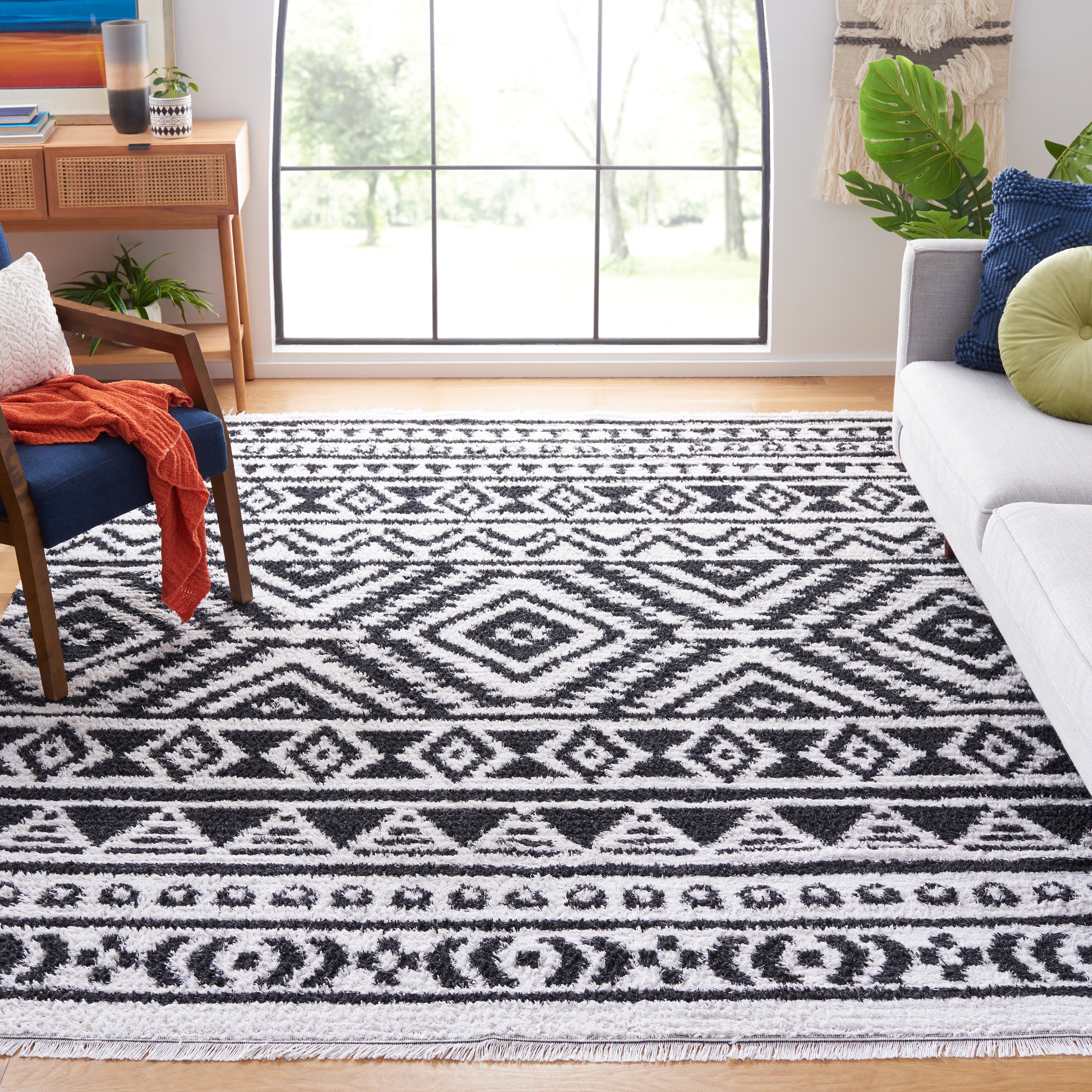 Safavieh Augustine 849 Rug, AGT849 - Black / Ivory