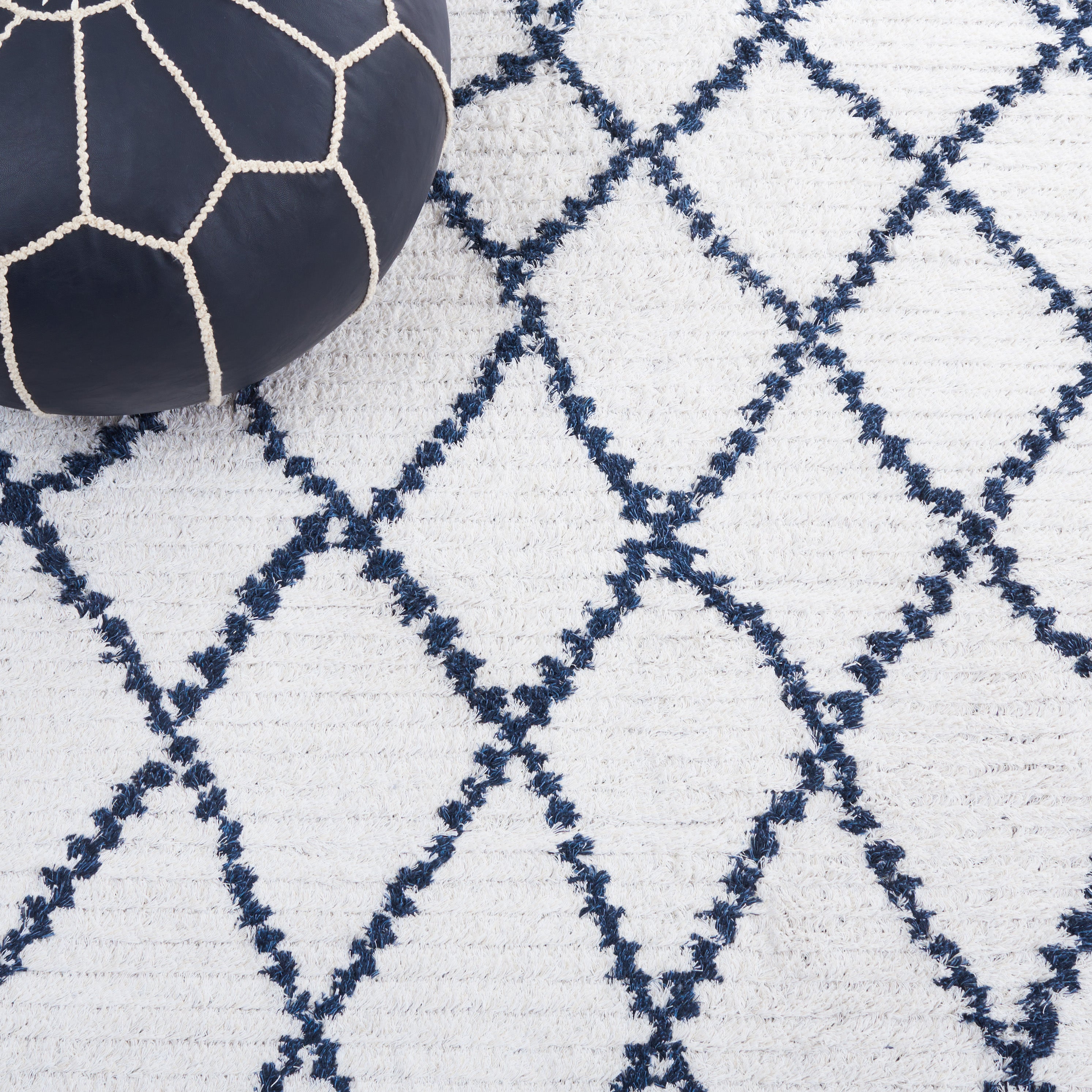 Safavieh Augustine 850 Rug, AGT850 - Ivory / Navy