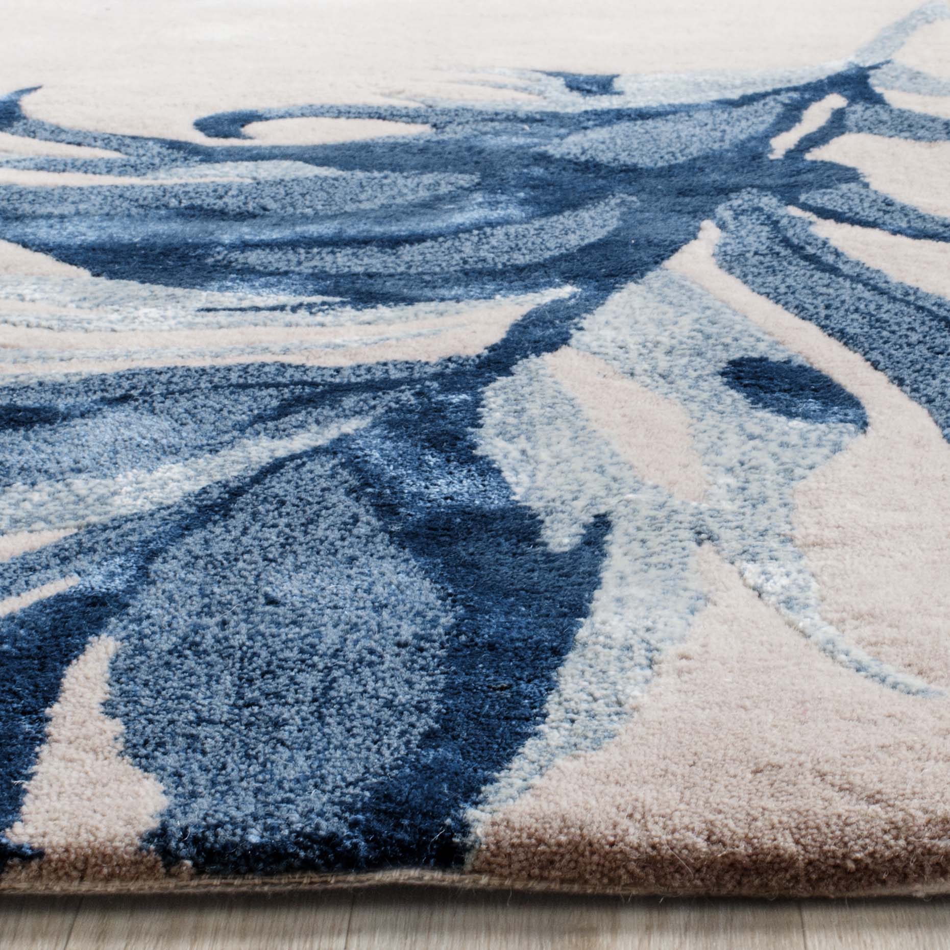 Safavieh Feather 121 Rug, ALR121 - Beige / Blue