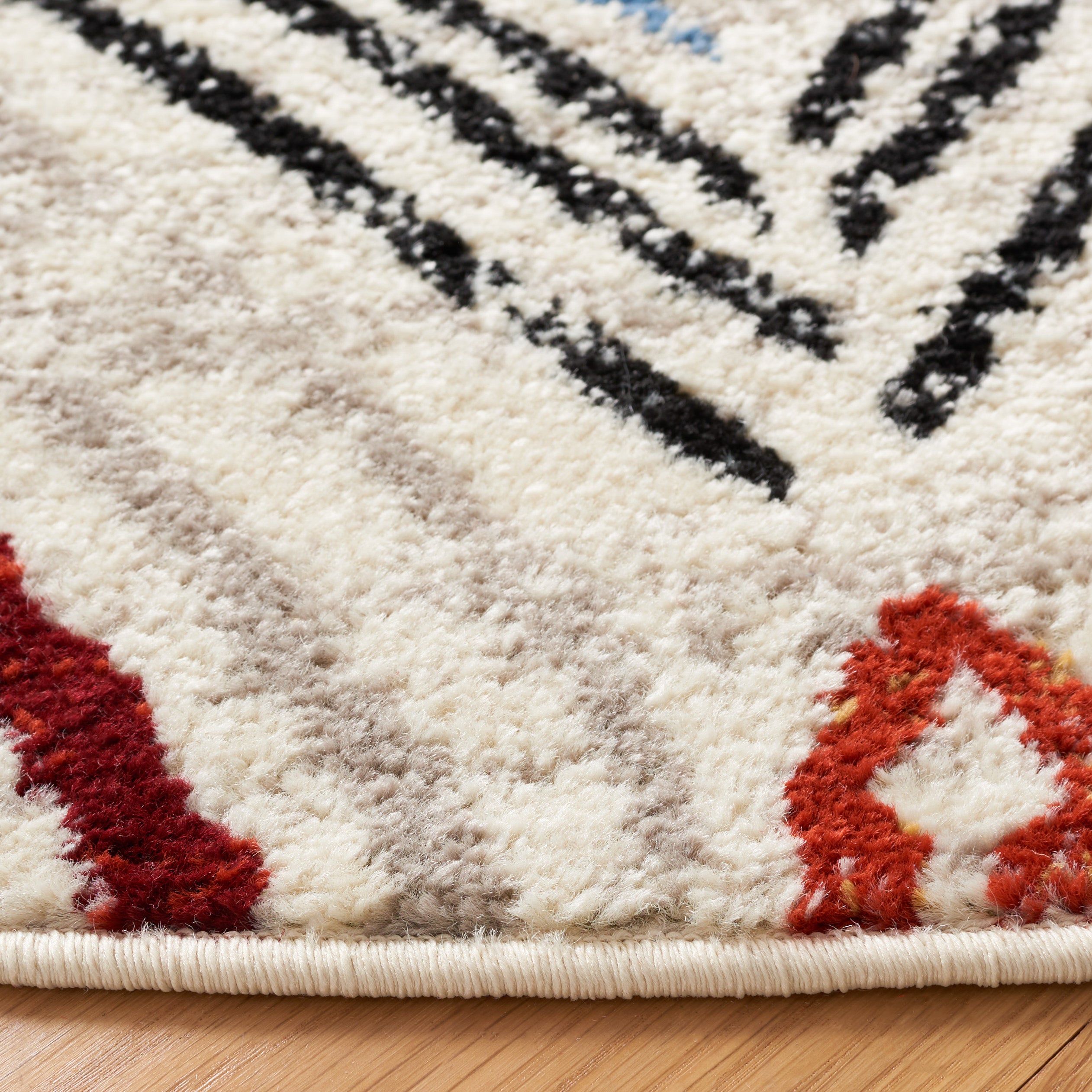 Safavieh Amsterdam 110 Rug, AMS110 - Ivory / Red