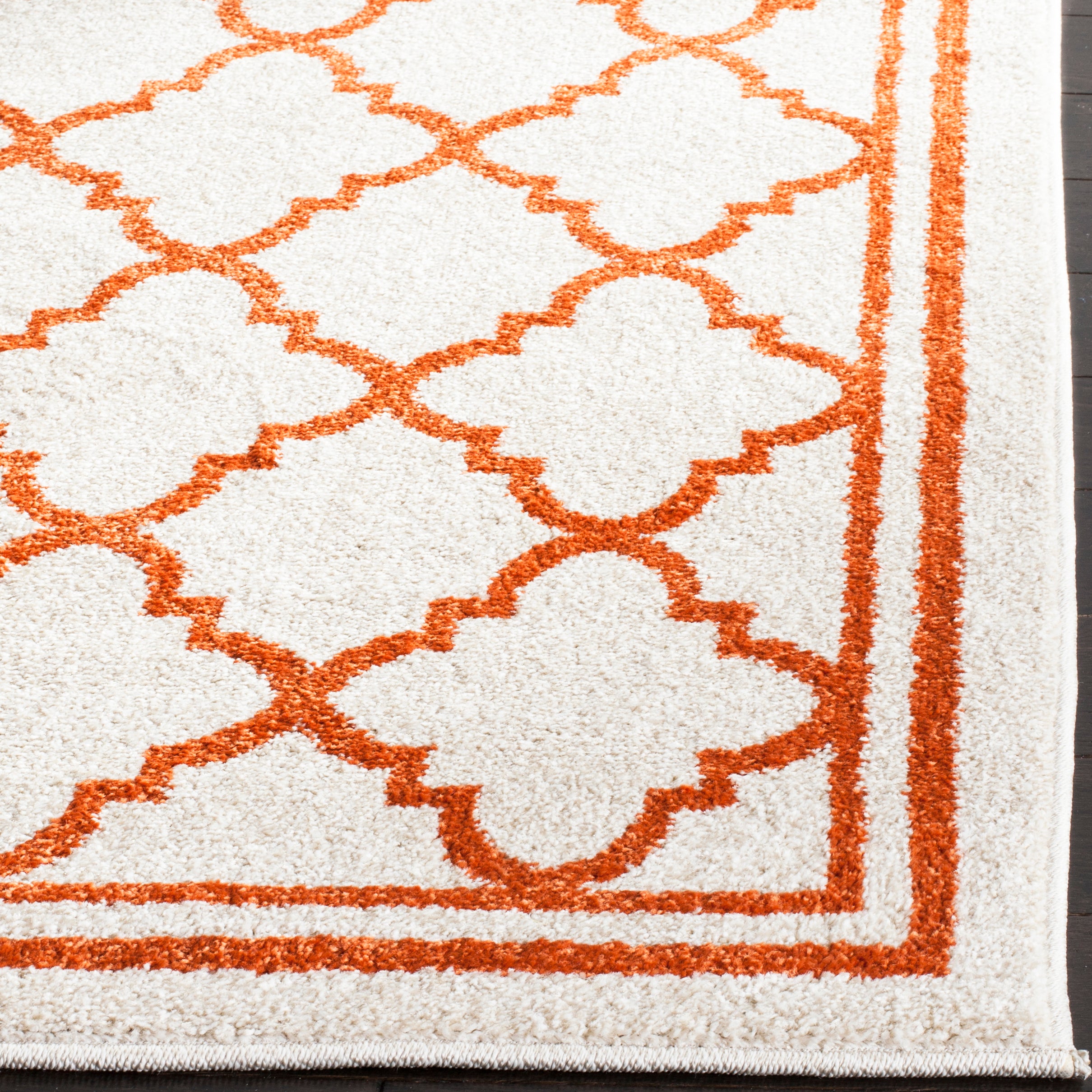 Safavieh Amherst 422 Rug, AMT422 - Beige / Orange