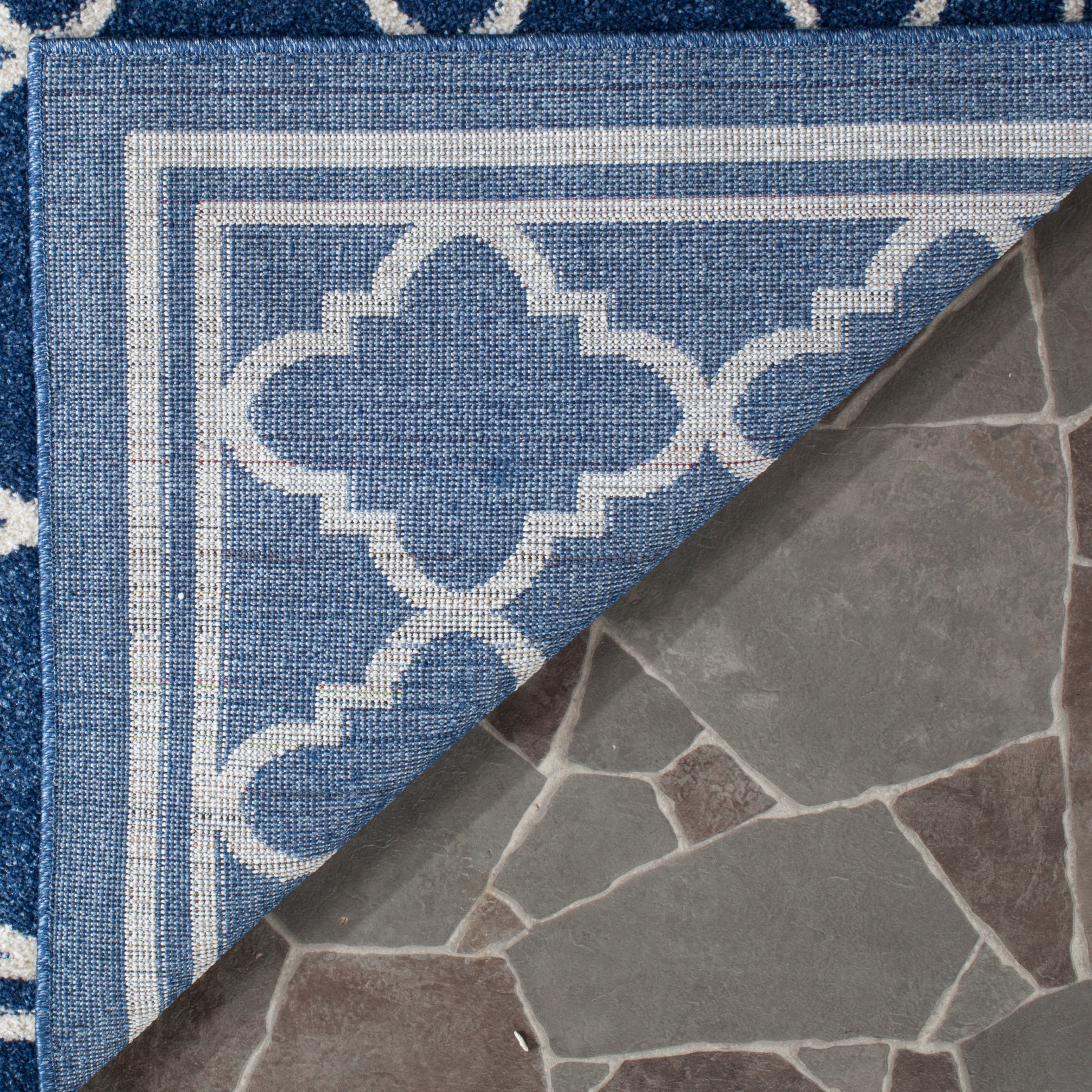 Safavieh Amherst 422 Rug, AMT422 - Navy / Beige