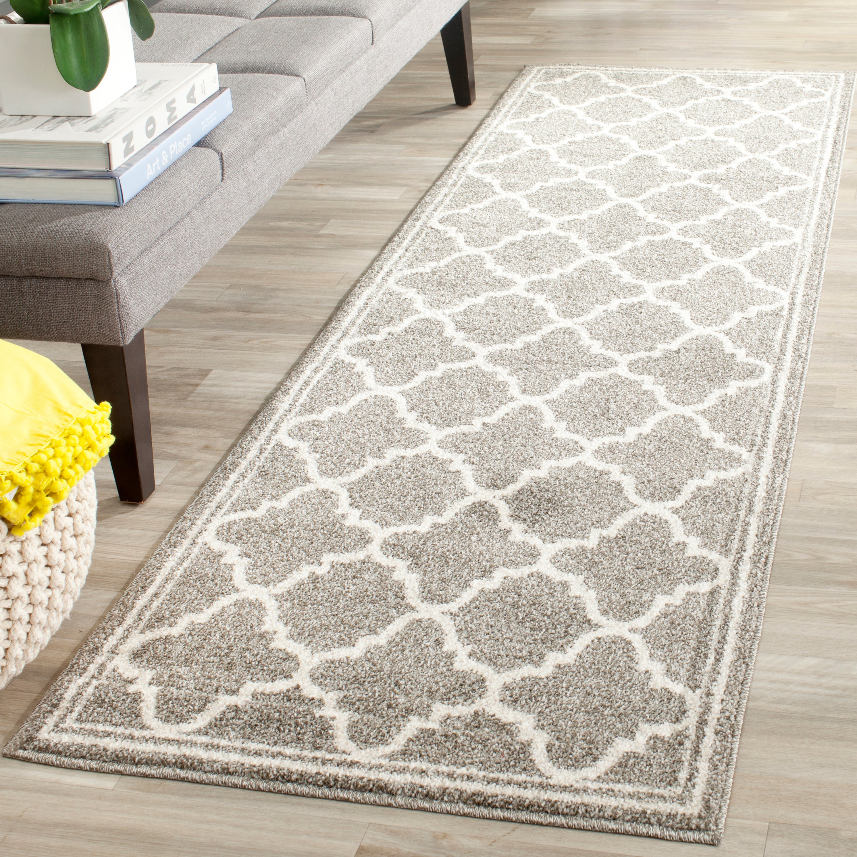 Safavieh Amherst 422 Rug, AMT422 - Dark Grey / Beige