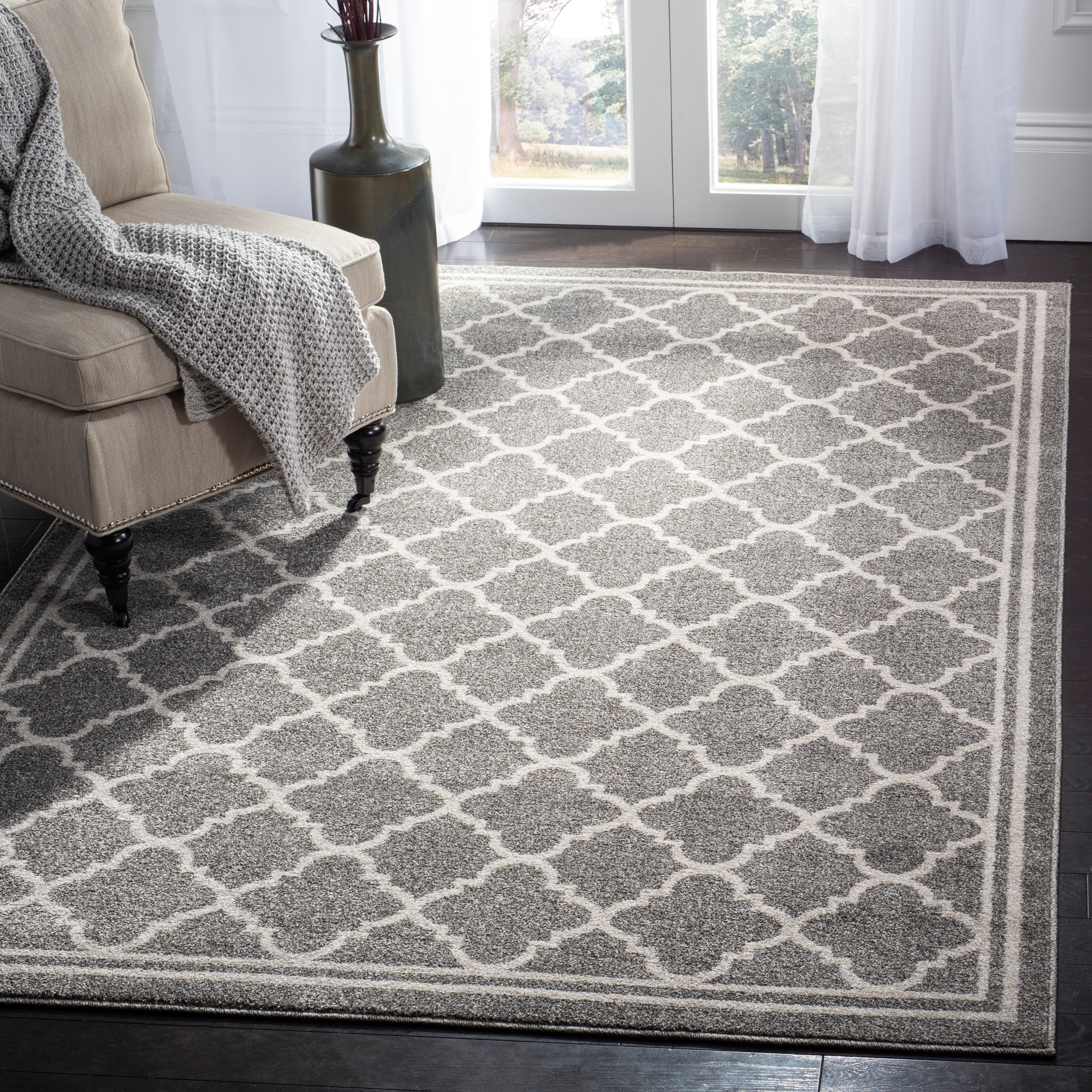 Safavieh Amherst 422 Rug, AMT422 - Dark Grey / Beige