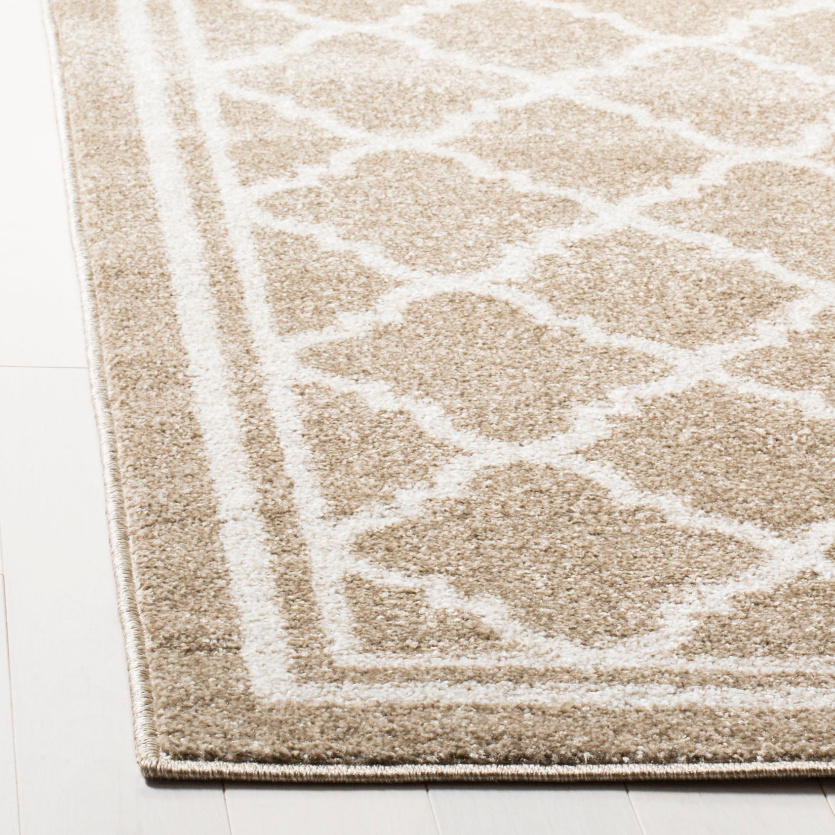 Safavieh Amherst 422 Rug, AMT422 - Wheat / Beige