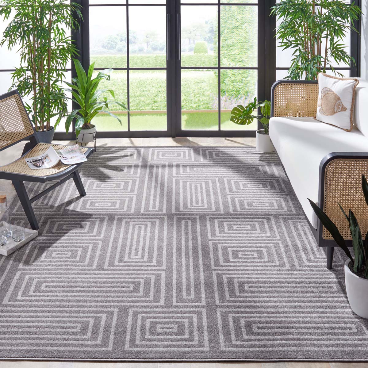 Safavieh Amherst 430 Rug, AMT430 - Grey / Ivory