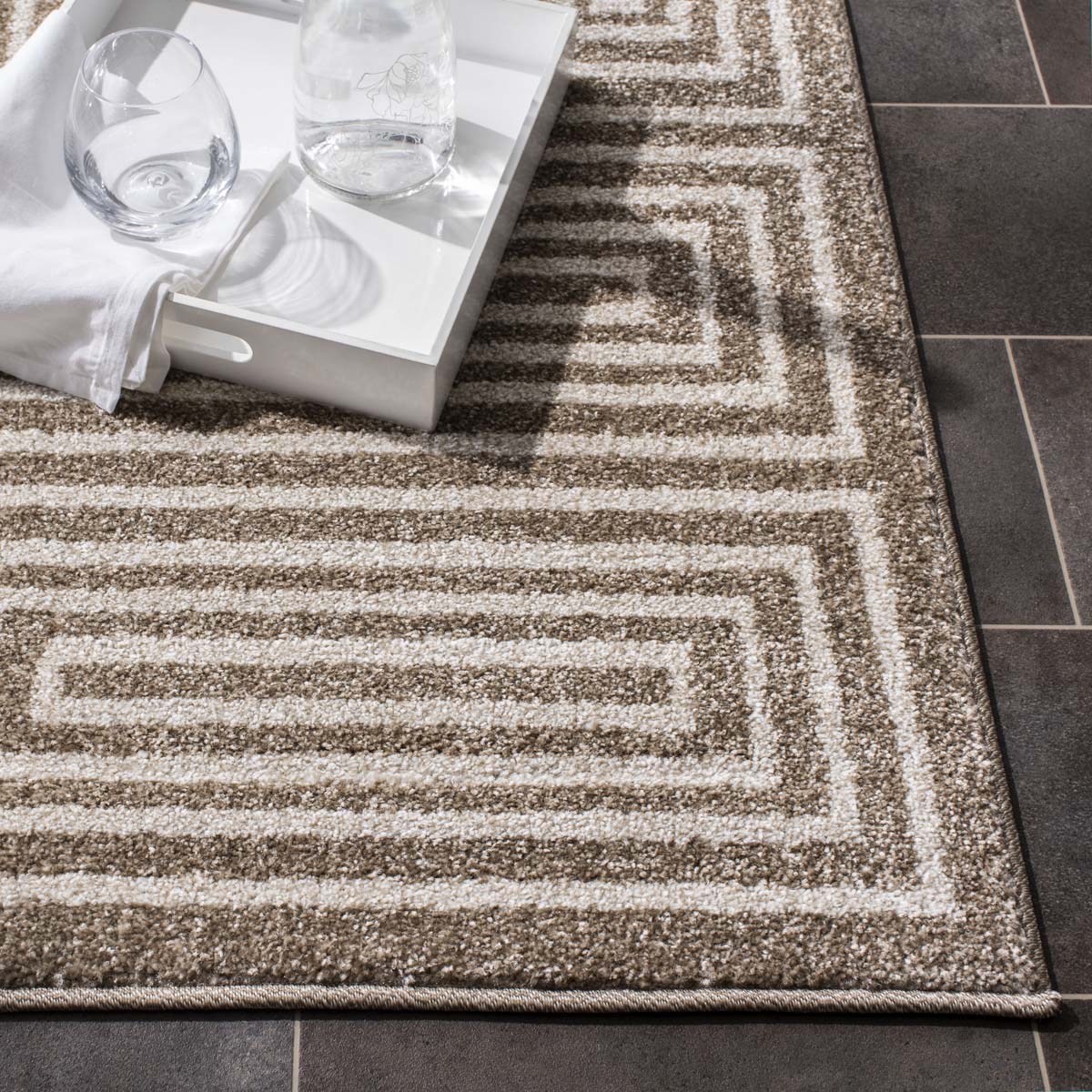 Safavieh Amherst 430 Rug, AMT430 - Wheat / Beige