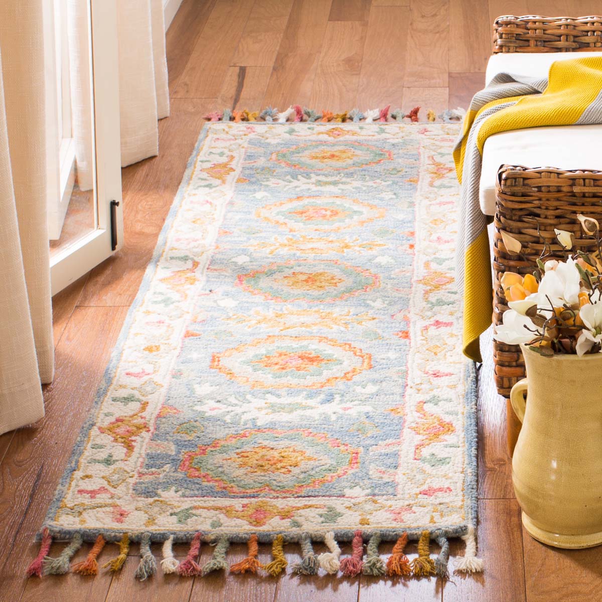 Safavieh Aspen 117 Rug, APN117 - Blue / Ivory