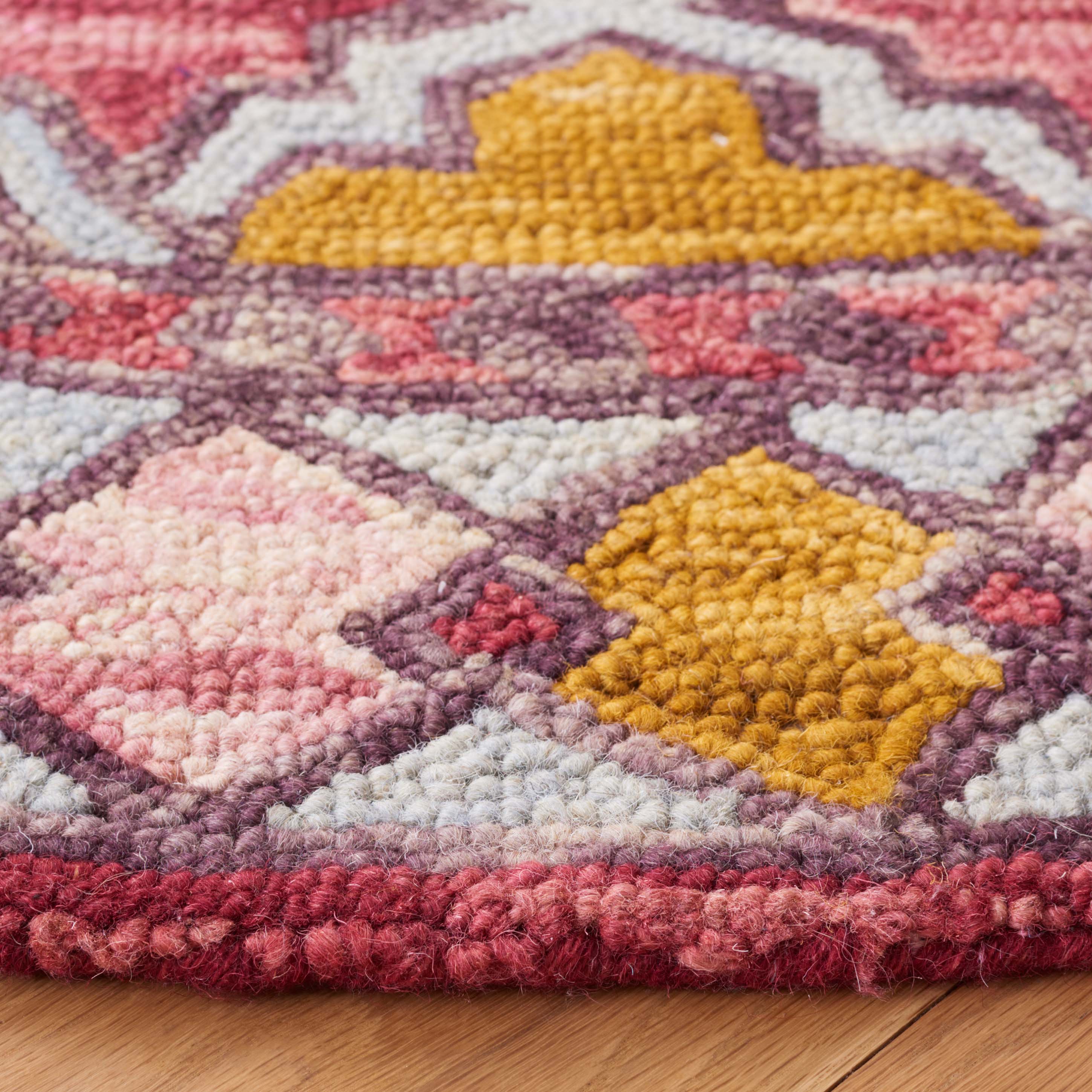 Safavieh Aspen 121 Rug, APN121 - Pink / Yellow