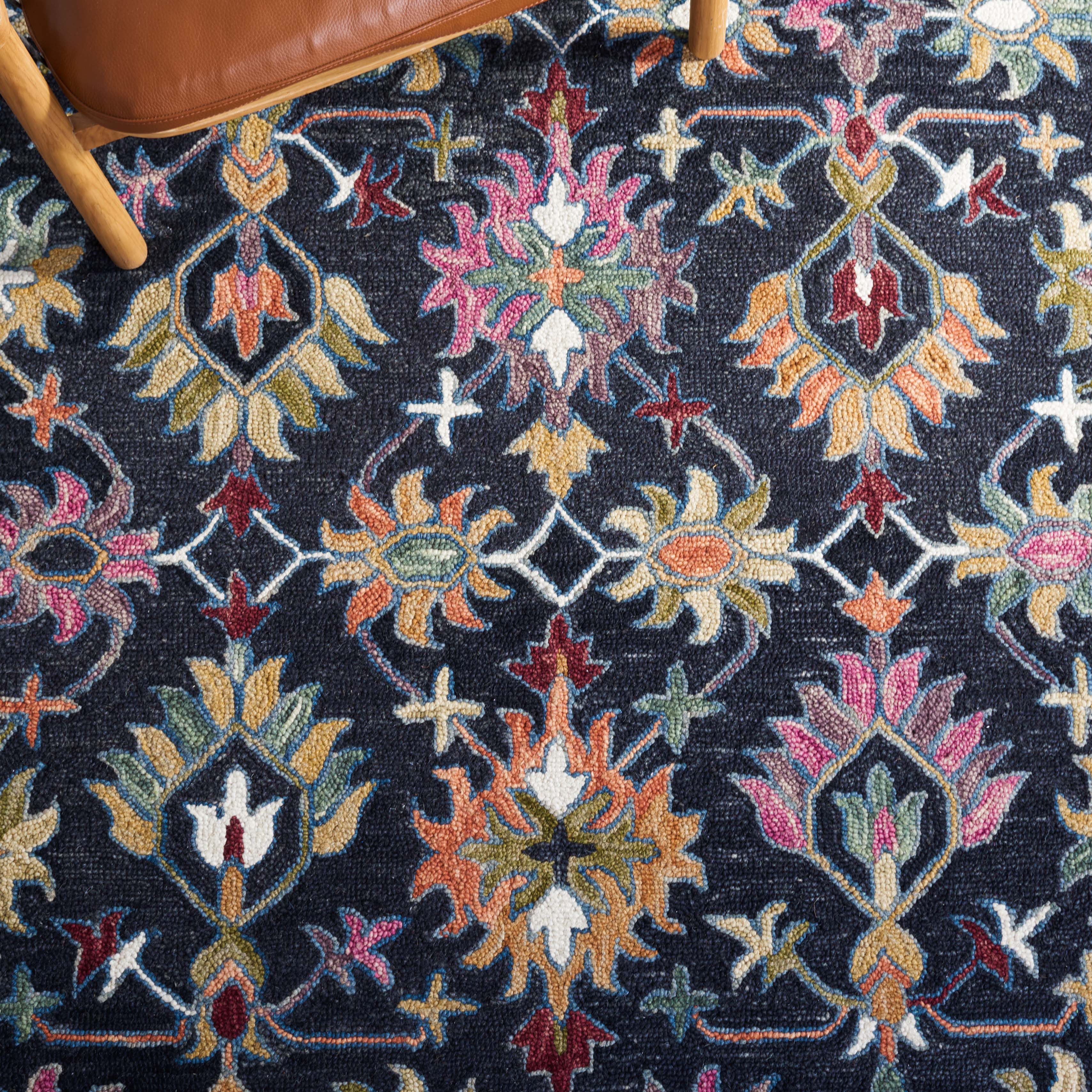 Safavieh Aspen 135 Rug, APN135 - Black / Pink