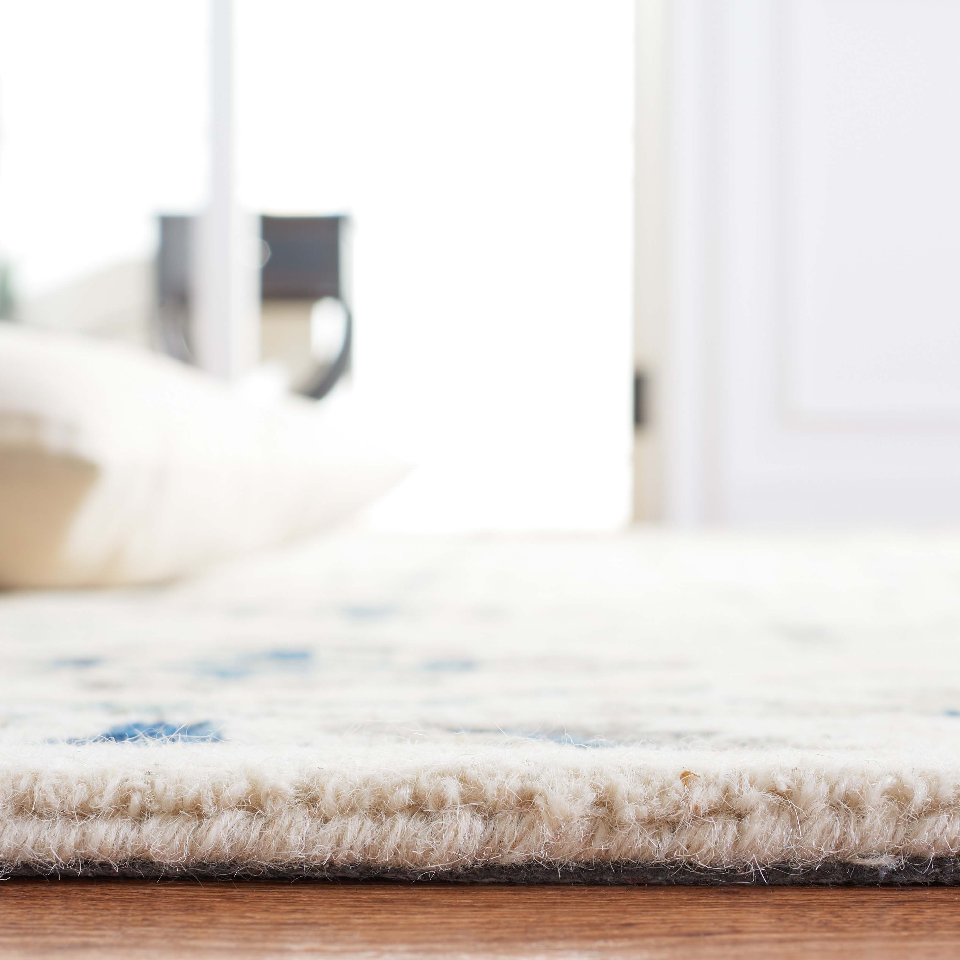 Safavieh Aspen 140 Rug, APN140 - Ivory / Blue