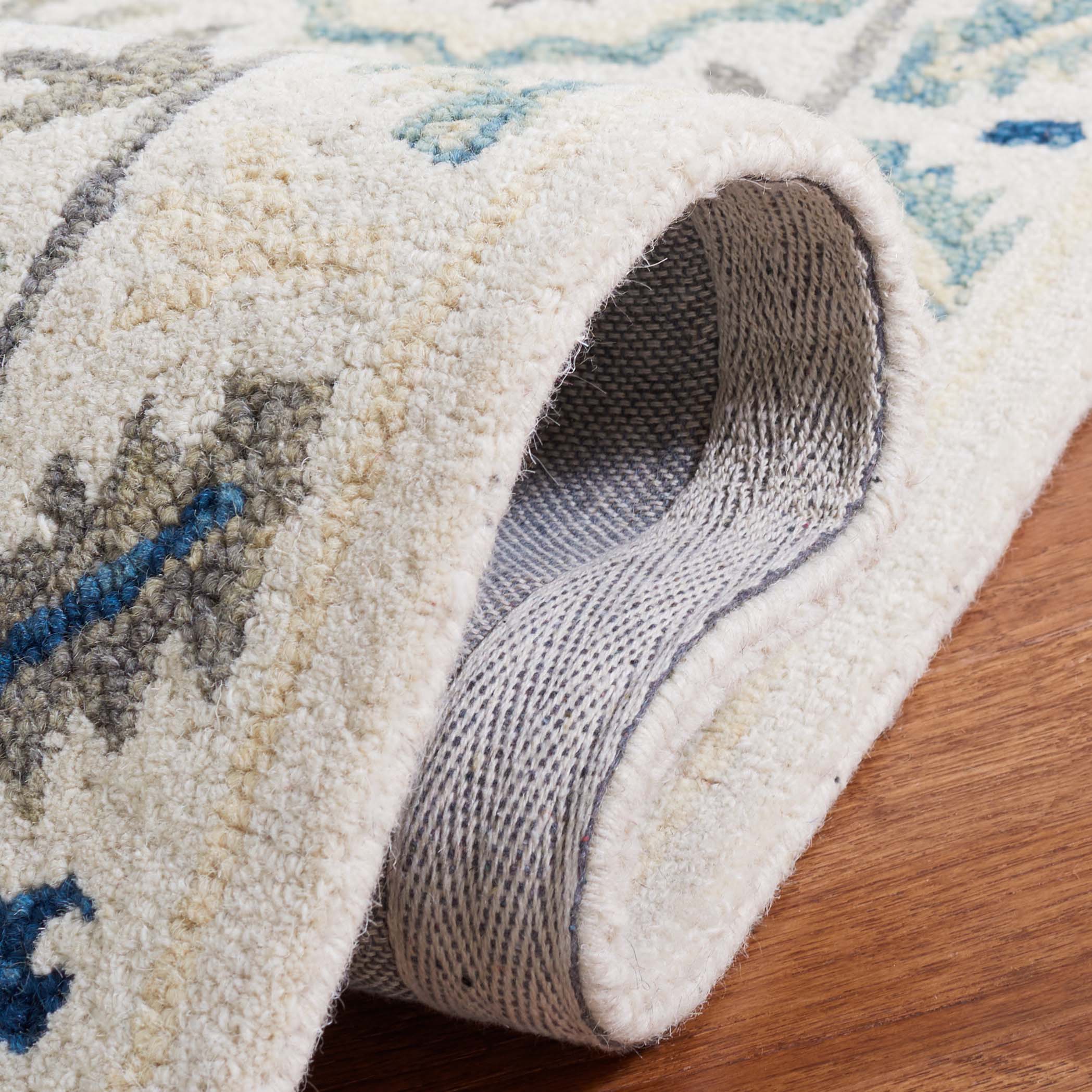 Safavieh Aspen 140 Rug, APN140 - Ivory / Blue