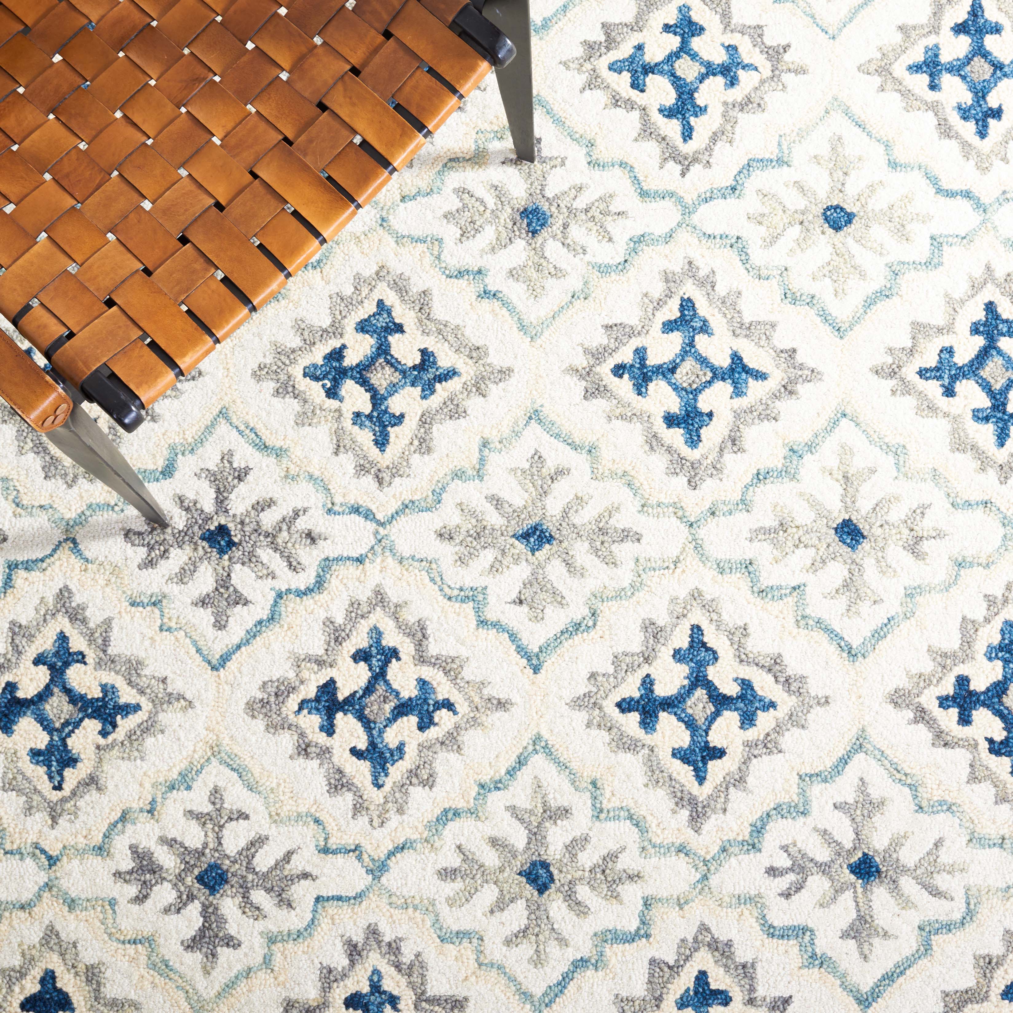 Safavieh Aspen 140 Rug, APN140 - Ivory / Blue