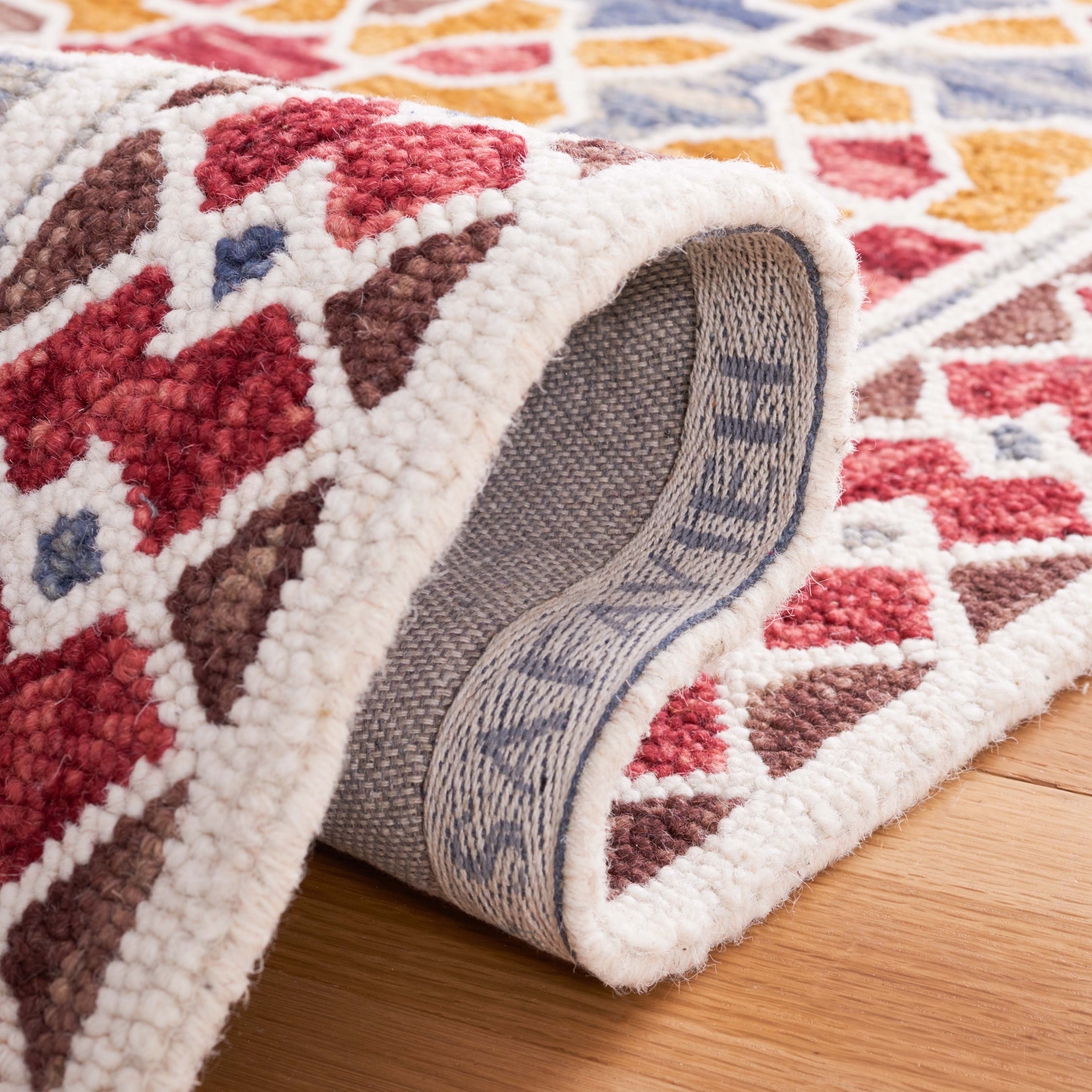 Safavieh Aspen 149 Rug, APN149 - Red / Yellow