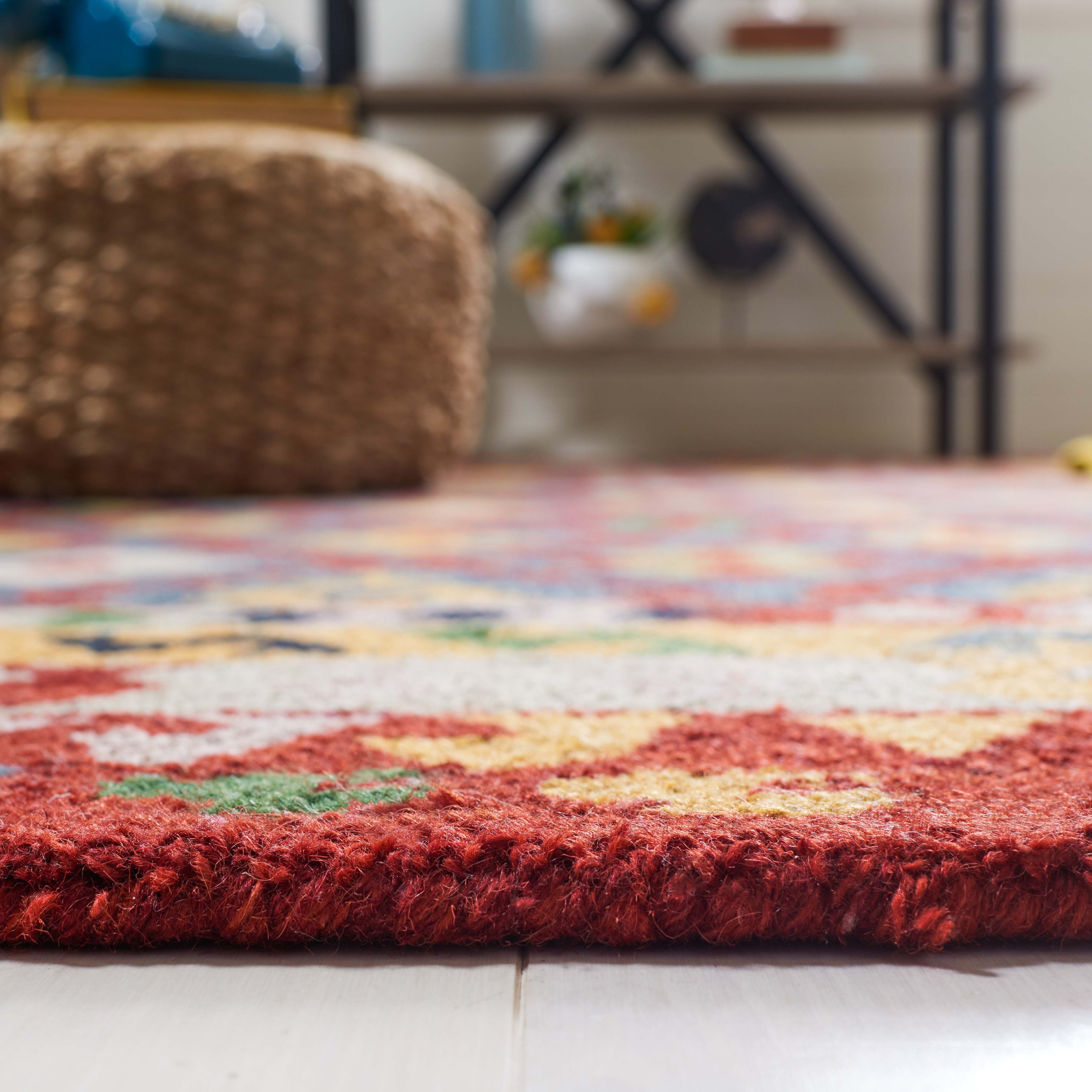 Safavieh Aspen 404 Rug, APN404 - Red / Yellow