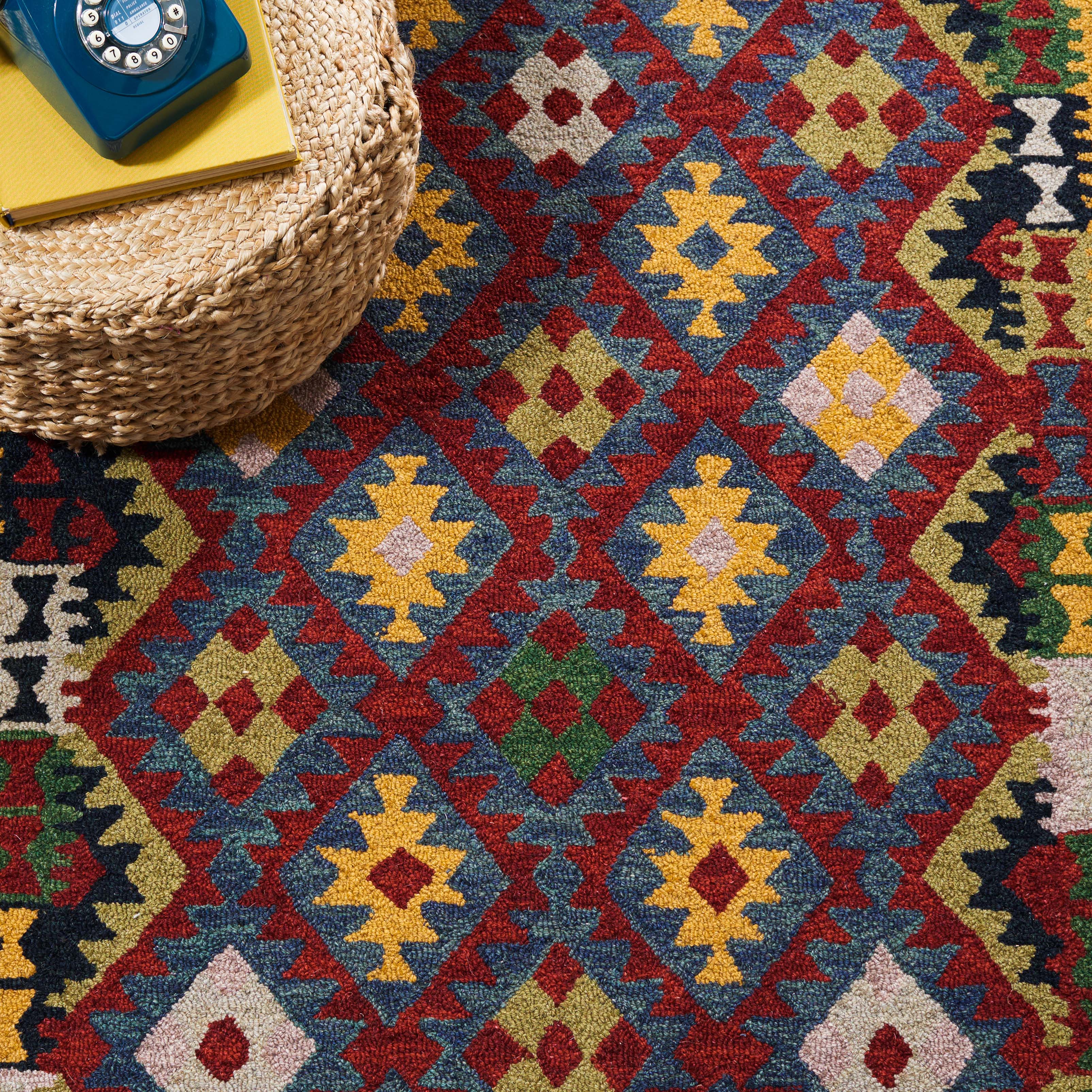 Safavieh Aspen 404 Rug, APN404 - Red / Yellow
