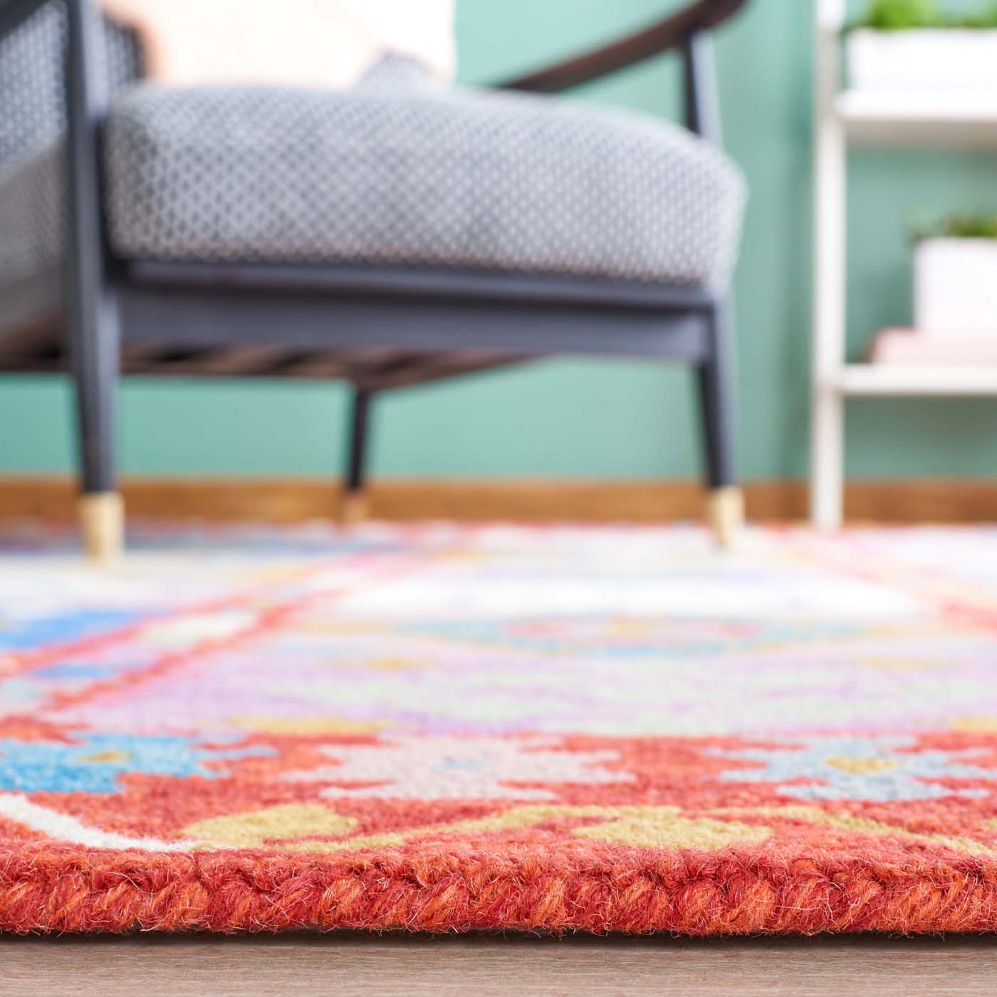 Safavieh Aspen 409 Rug, APN409 - Red / Ivory