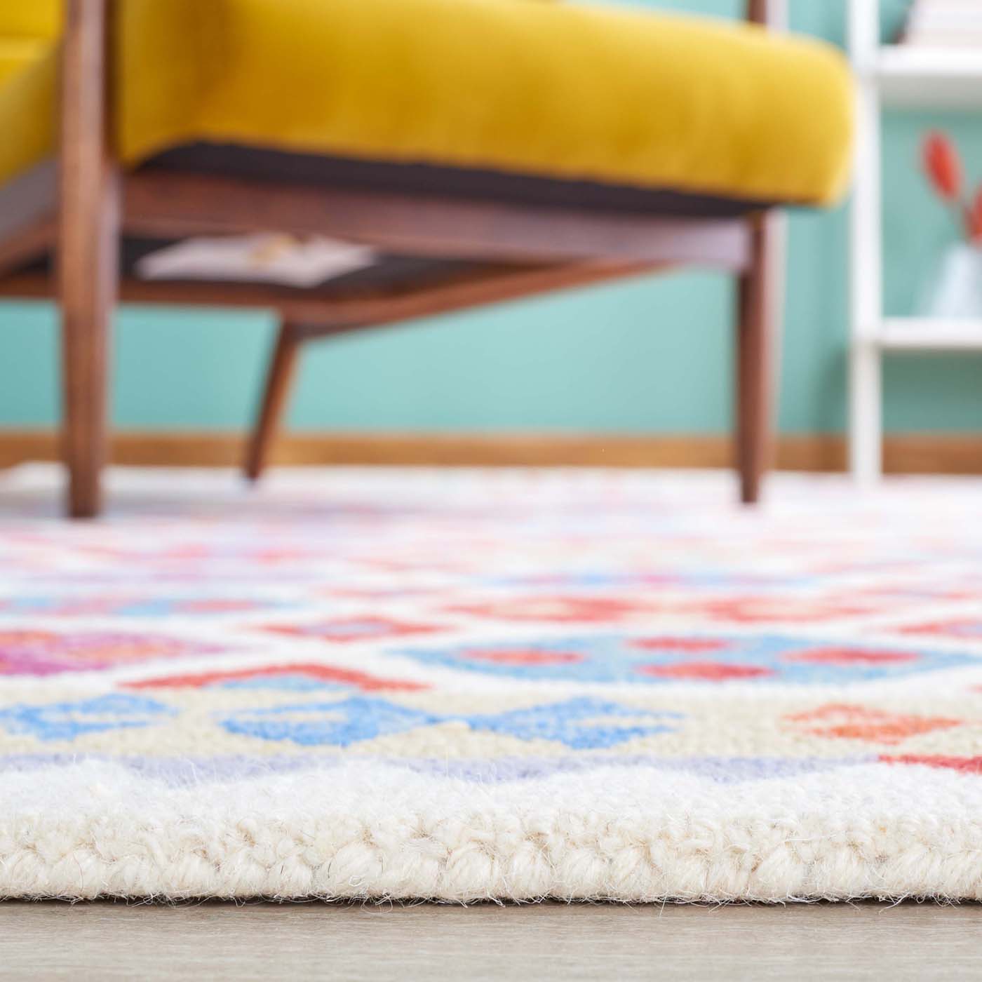 Safavieh Aspen 410 Rug, APN410 - Ivory / Red