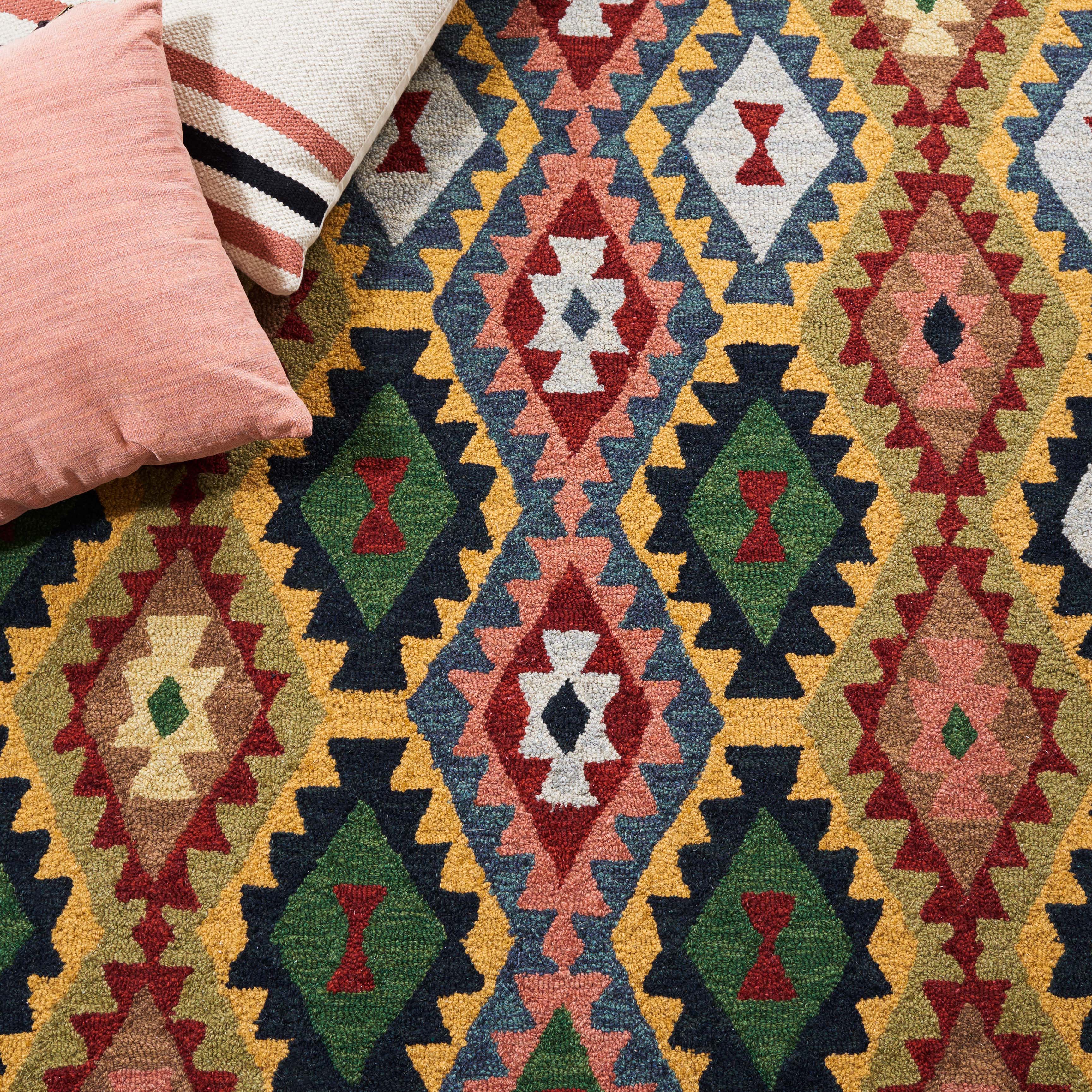 Safavieh Aspen 418 Rug, APN418 - Red / Green