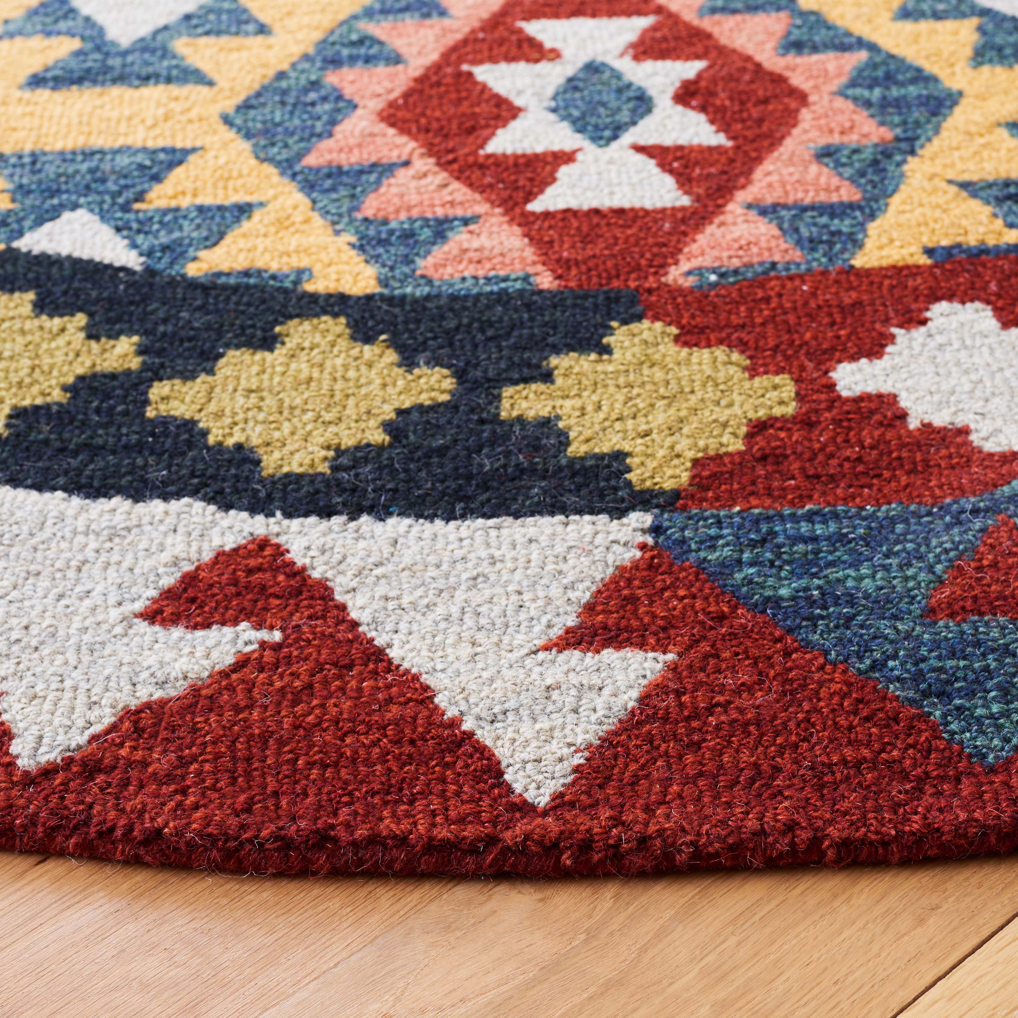 Safavieh Aspen 418 Rug, APN418 - Red / Green