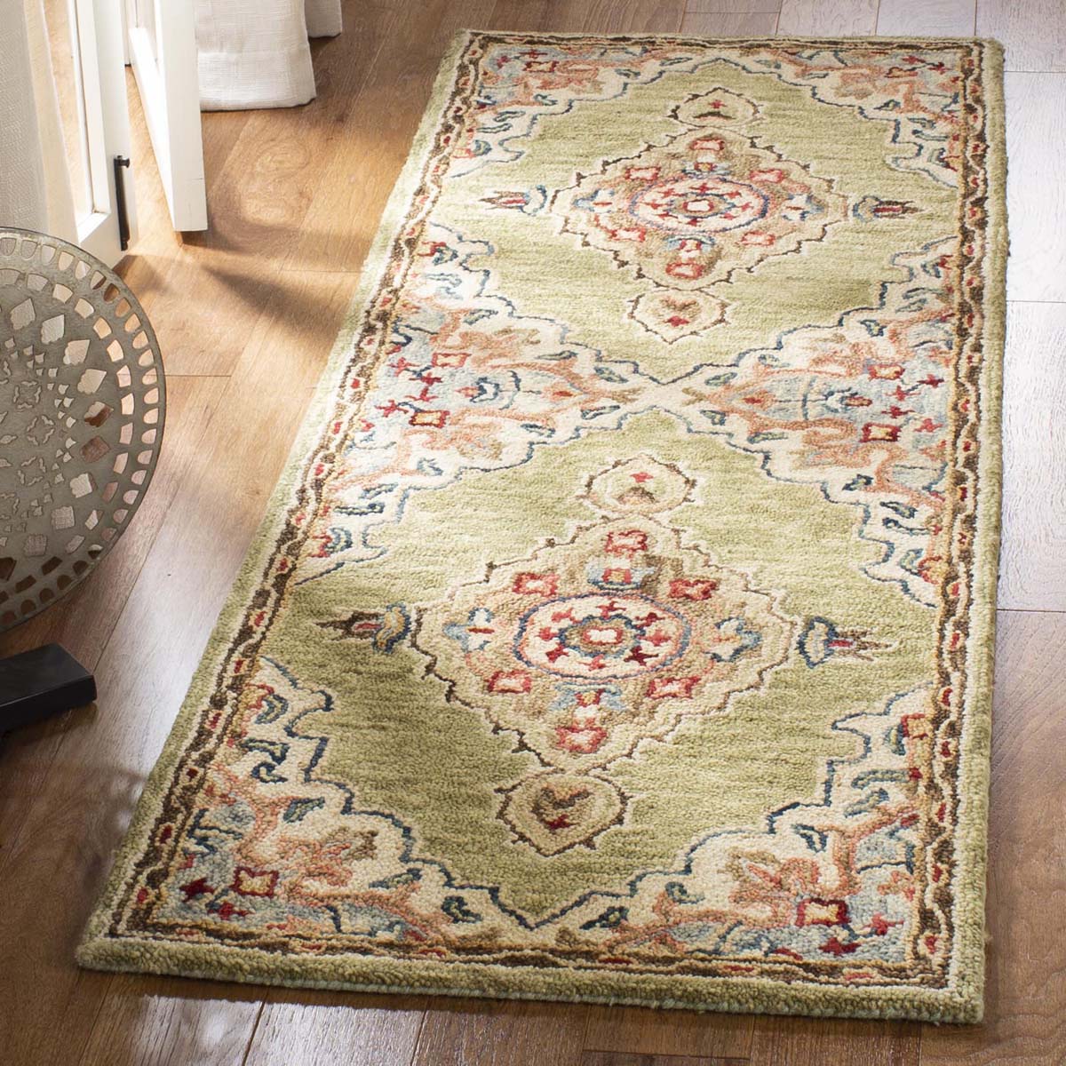 Safavieh Aspen 506 Rug, APN506 - Sage / Brown