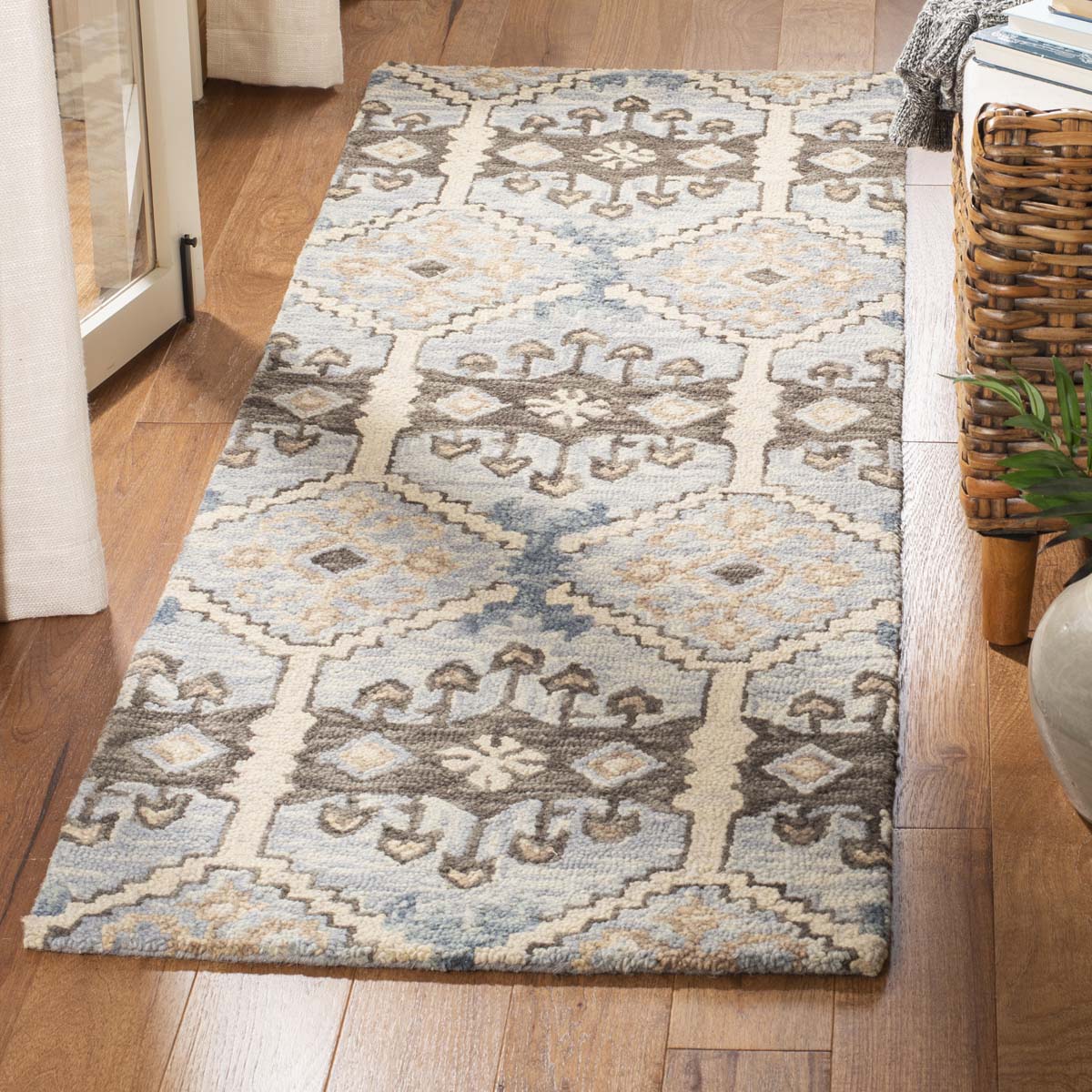 Safavieh Aspen 512 Rug, APN512 - Light Blue / Cream