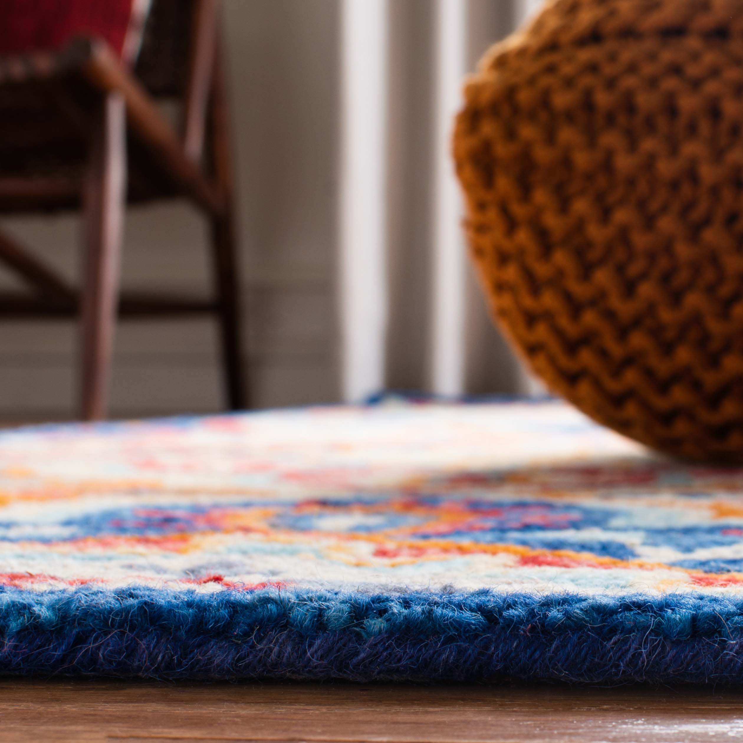 Safavieh Aspen 526 Rug, APN526 - Blue / Rust