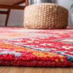 Safavieh Aspen 529 Rug, APN529 - Red / Gold