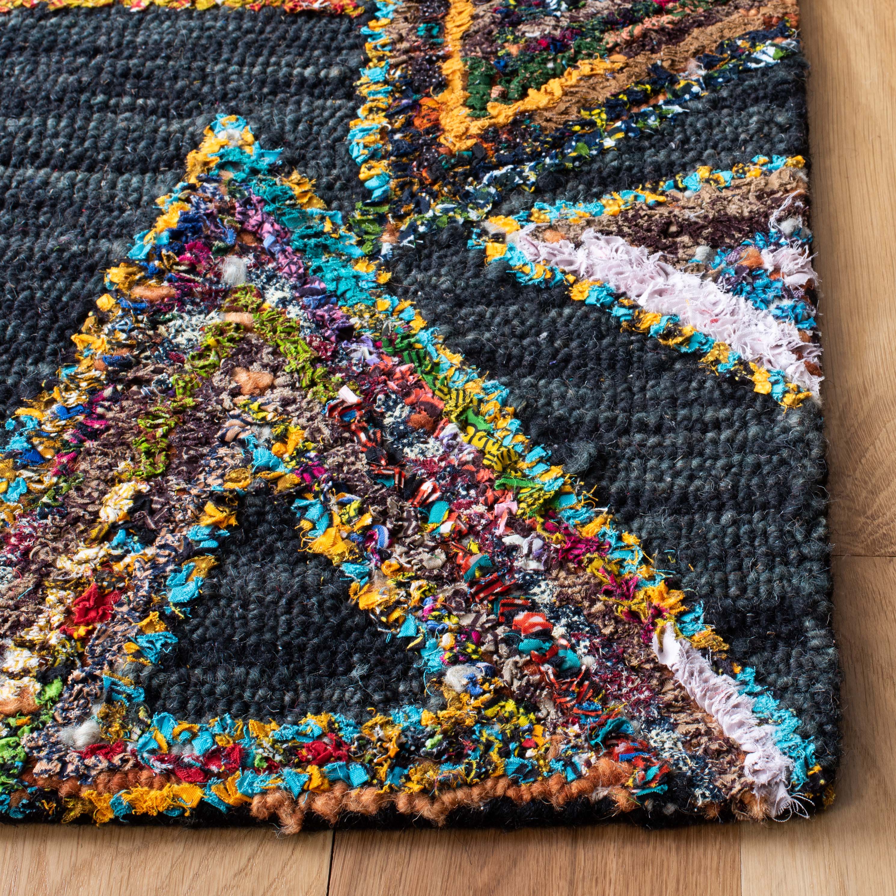 Safavieh Aspen 533 Rug, APN533 - Dark Green / Black