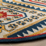 Safavieh Aspen 701 Rug, APN701 - Ivory / Multi