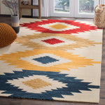 Safavieh Aspen 704 Rug, APN704 - Ivory / Multi