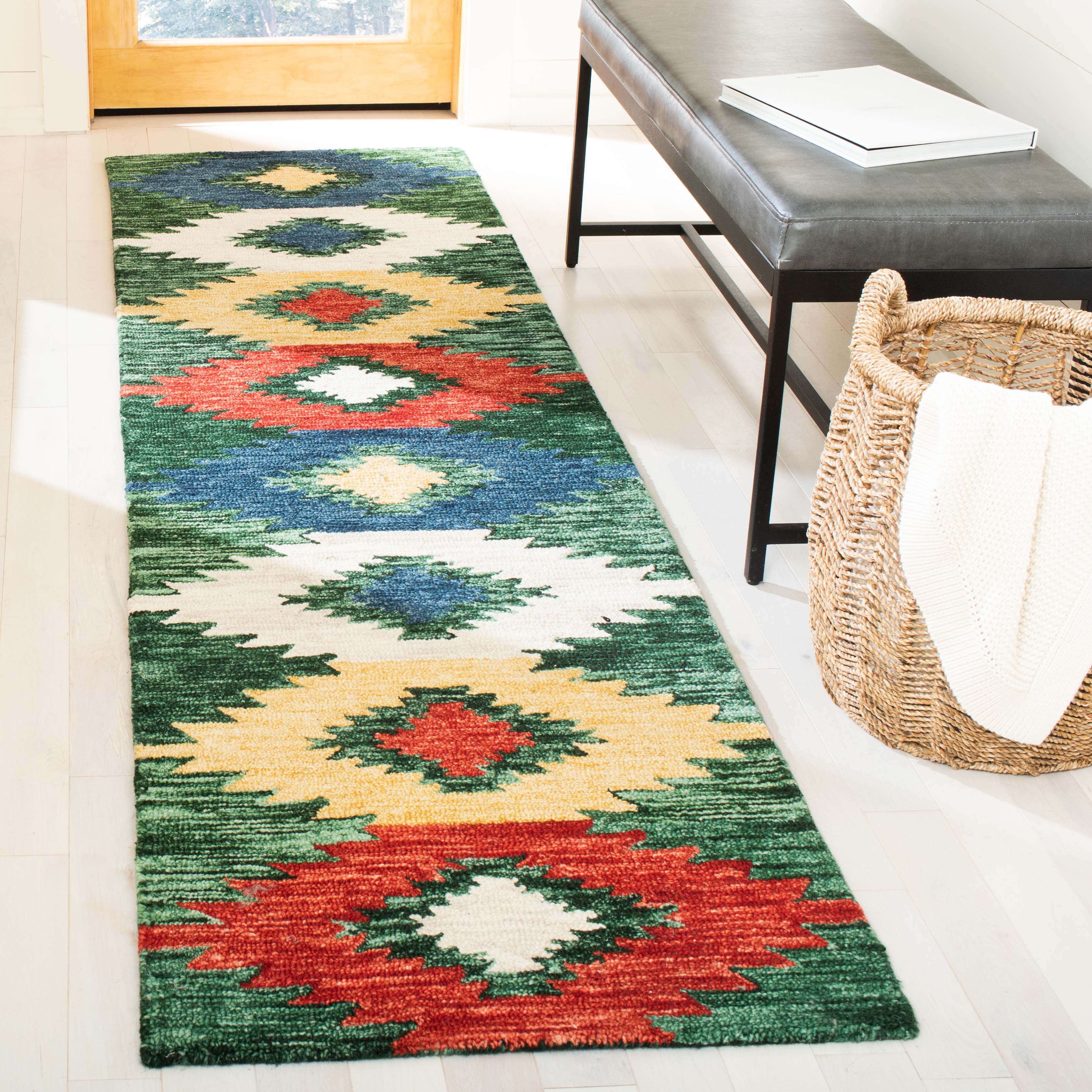 Safavieh Aspen 704 Rug, APN704 - Green / Red