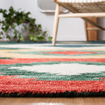 Safavieh Aspen 704 Rug, APN704 - Green / Red